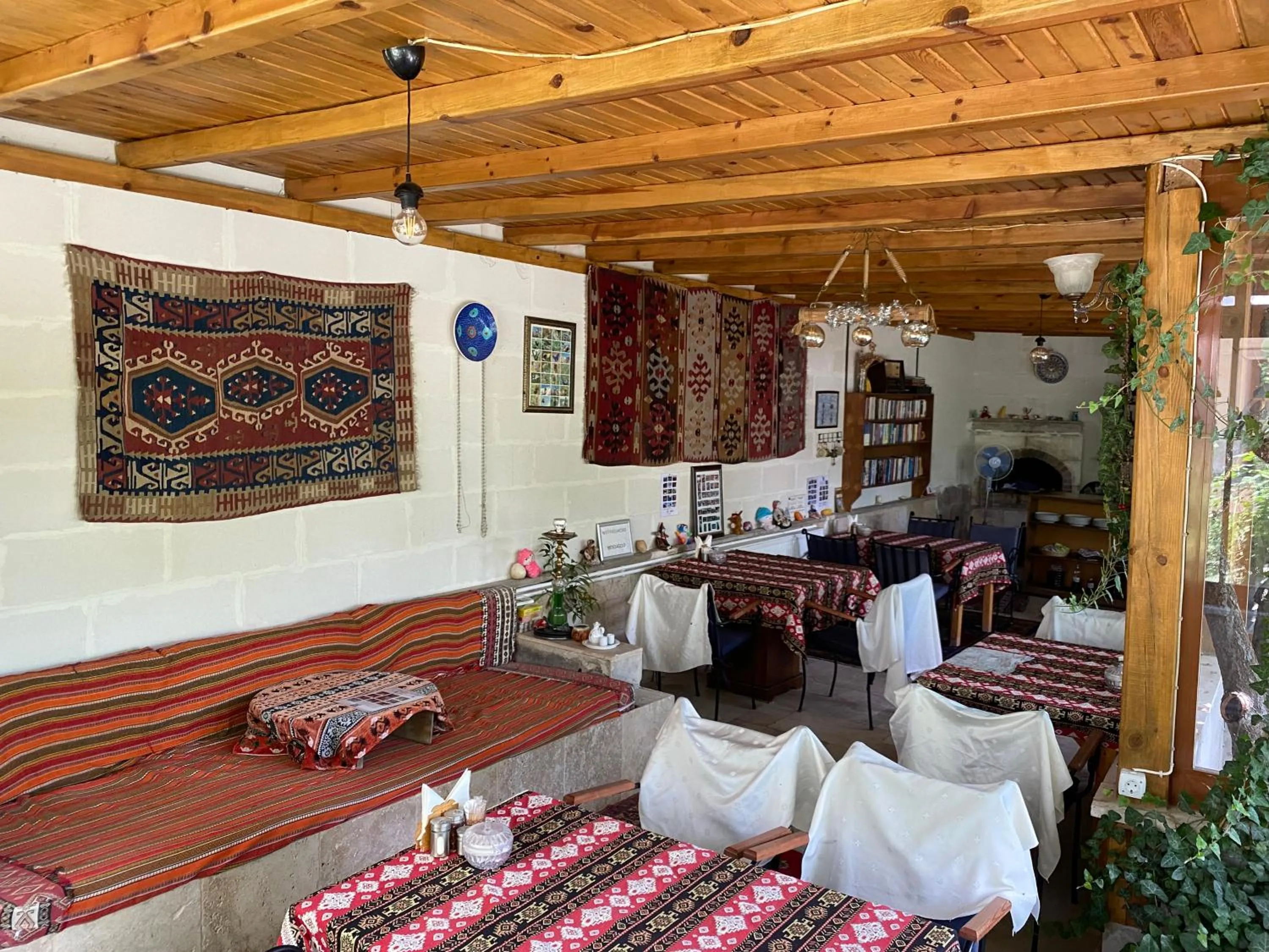 Restaurant/places to eat in Kemal's Guest House