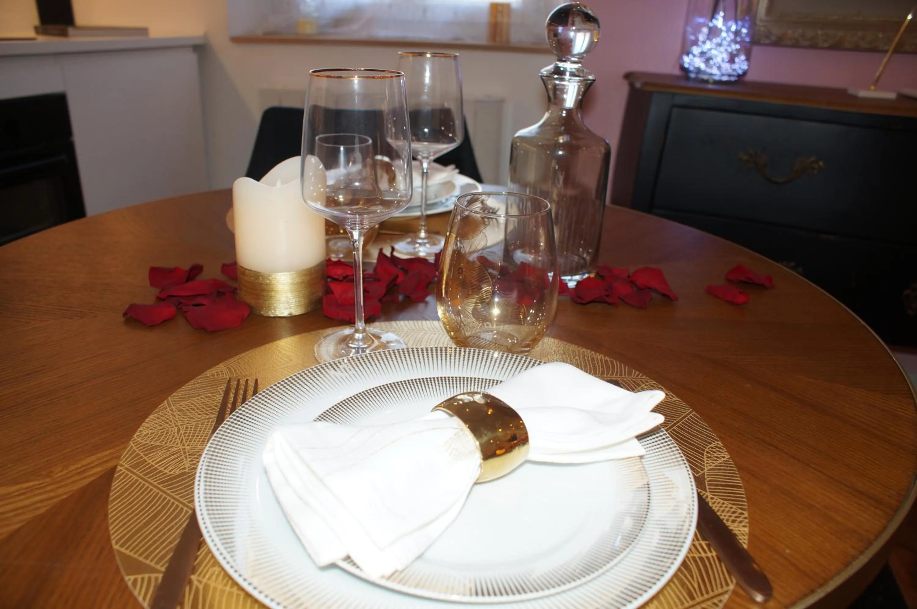 Property building in Le Vénus - Appartement SPA Privatif Balnéo Sauna