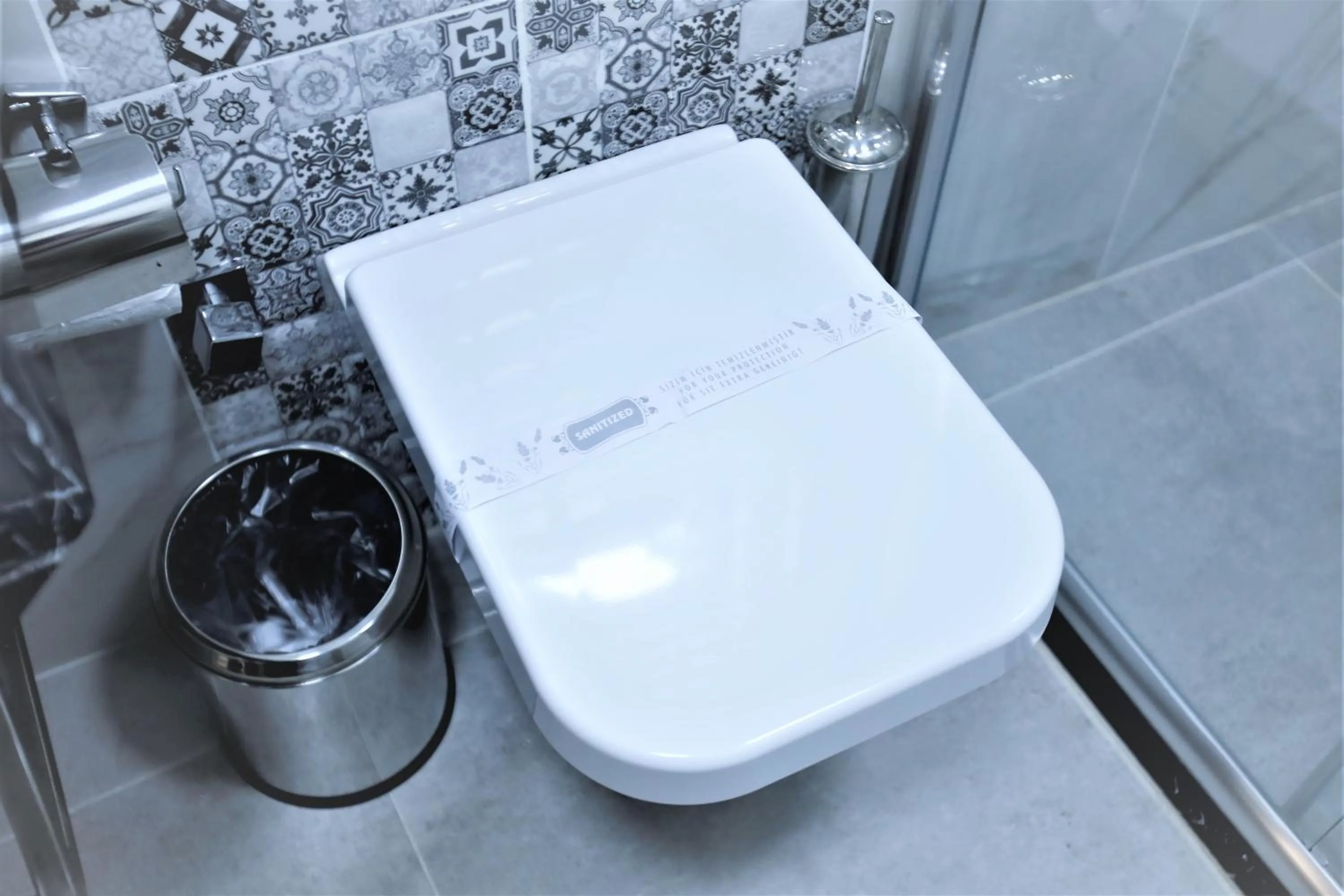 Toilet in OMMA HOTEL