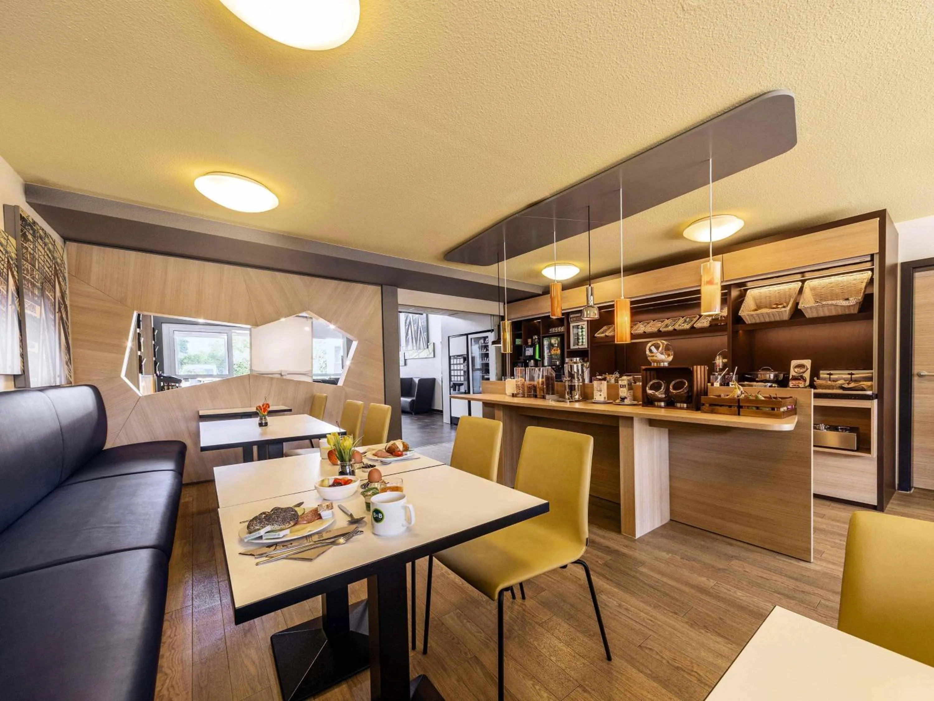 Restaurant/places to eat in B&B Hotel Leipzig-Nord