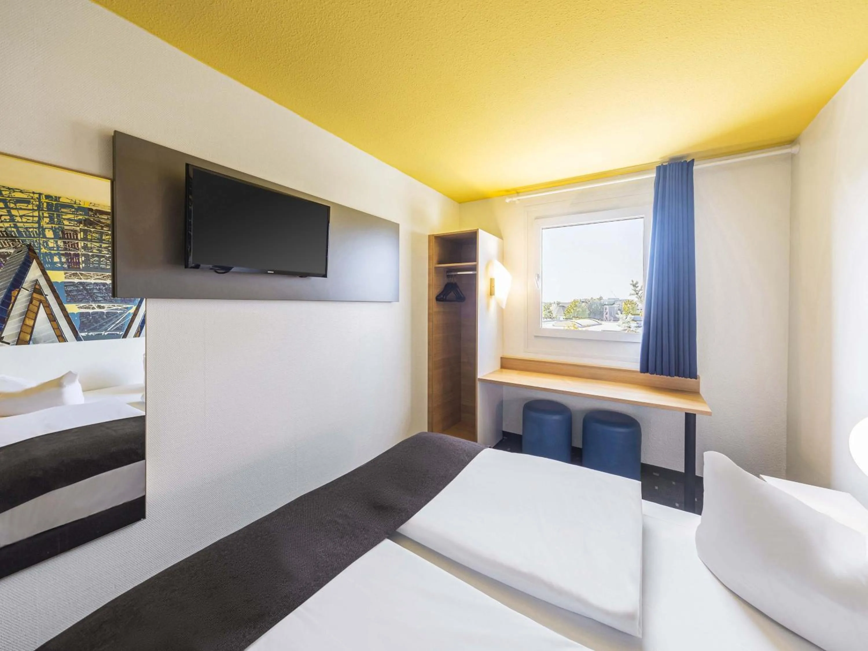 Photo of the whole room, Bed in B&B Hotel Leipzig-Nord