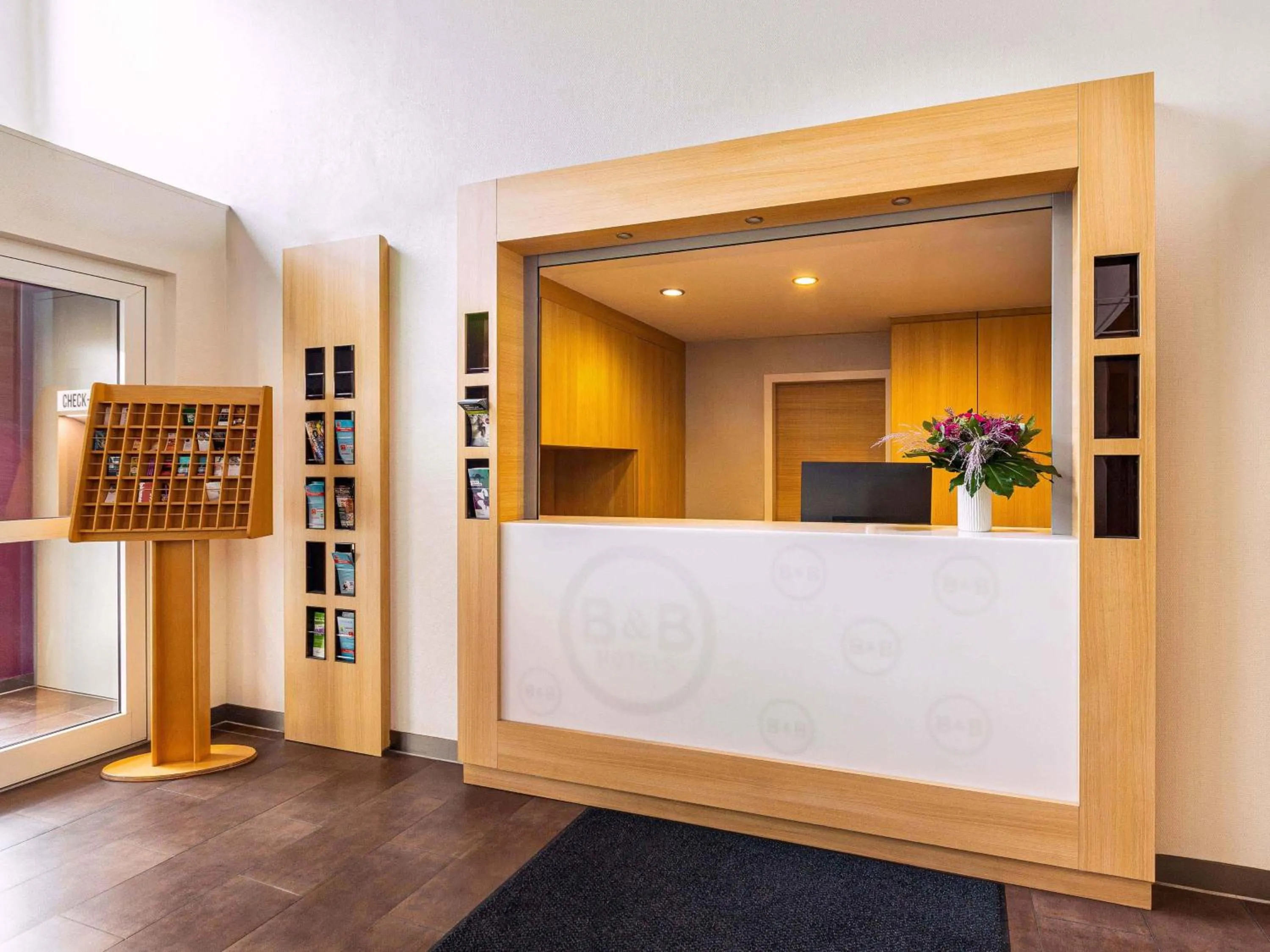 Lobby or reception in B&B Hotel Bochum-Herne