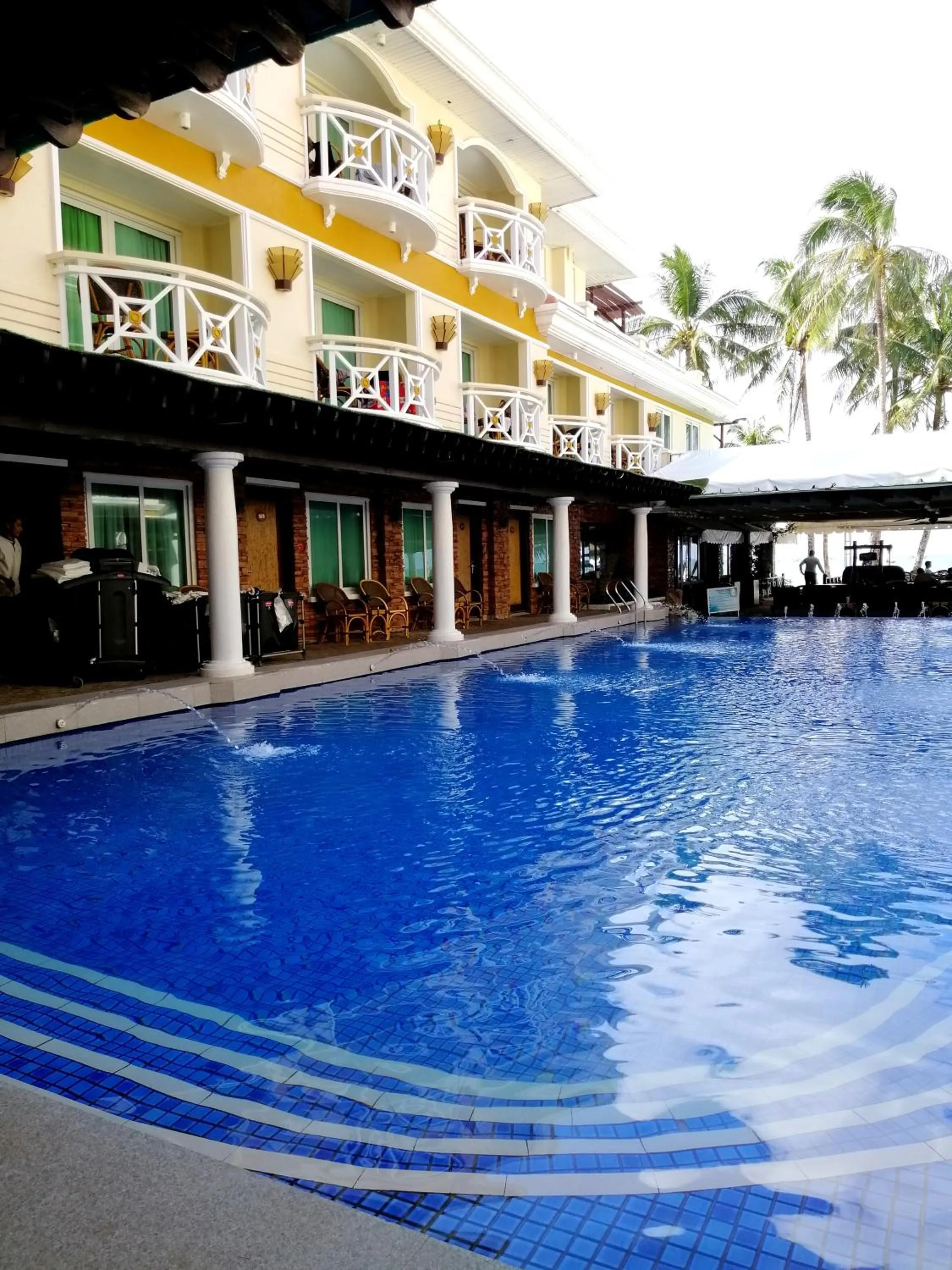 Swimming pool in Boracay Mandarin Island Hotel
