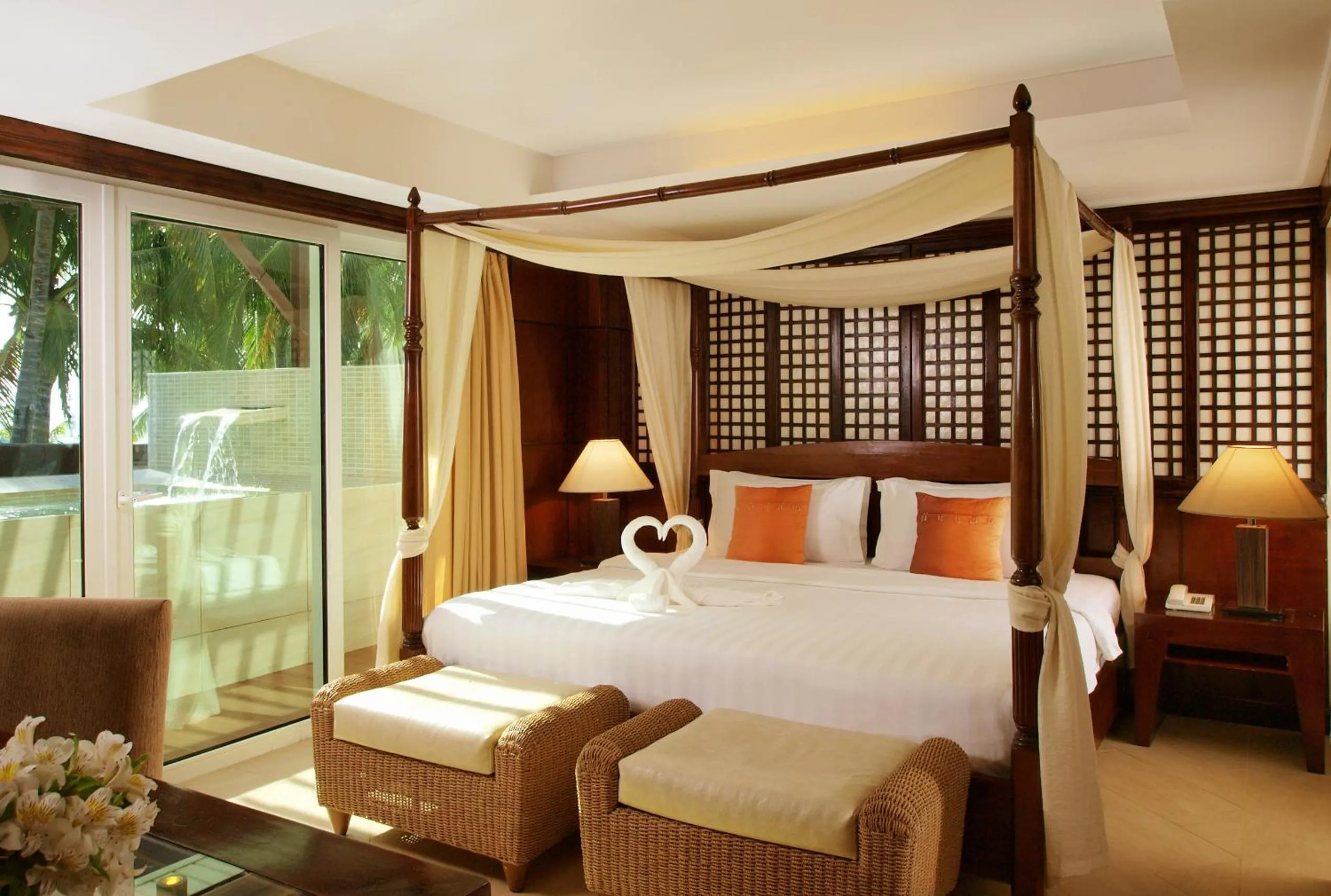 Bed in Boracay Mandarin Island Hotel