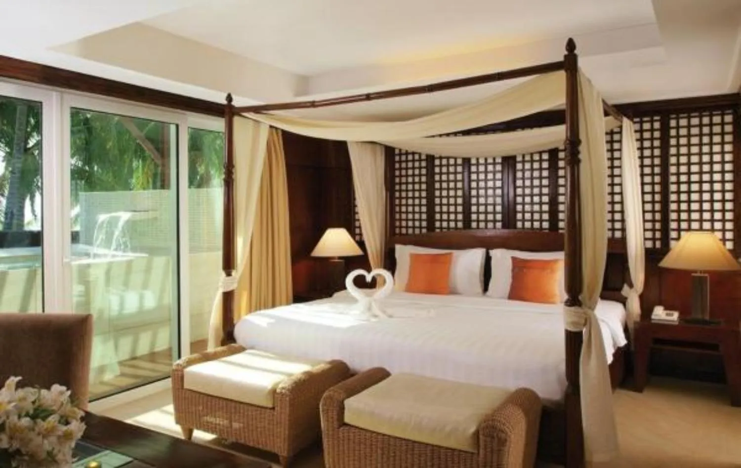 Photo of the whole room, Bed in Boracay Mandarin Island Hotel