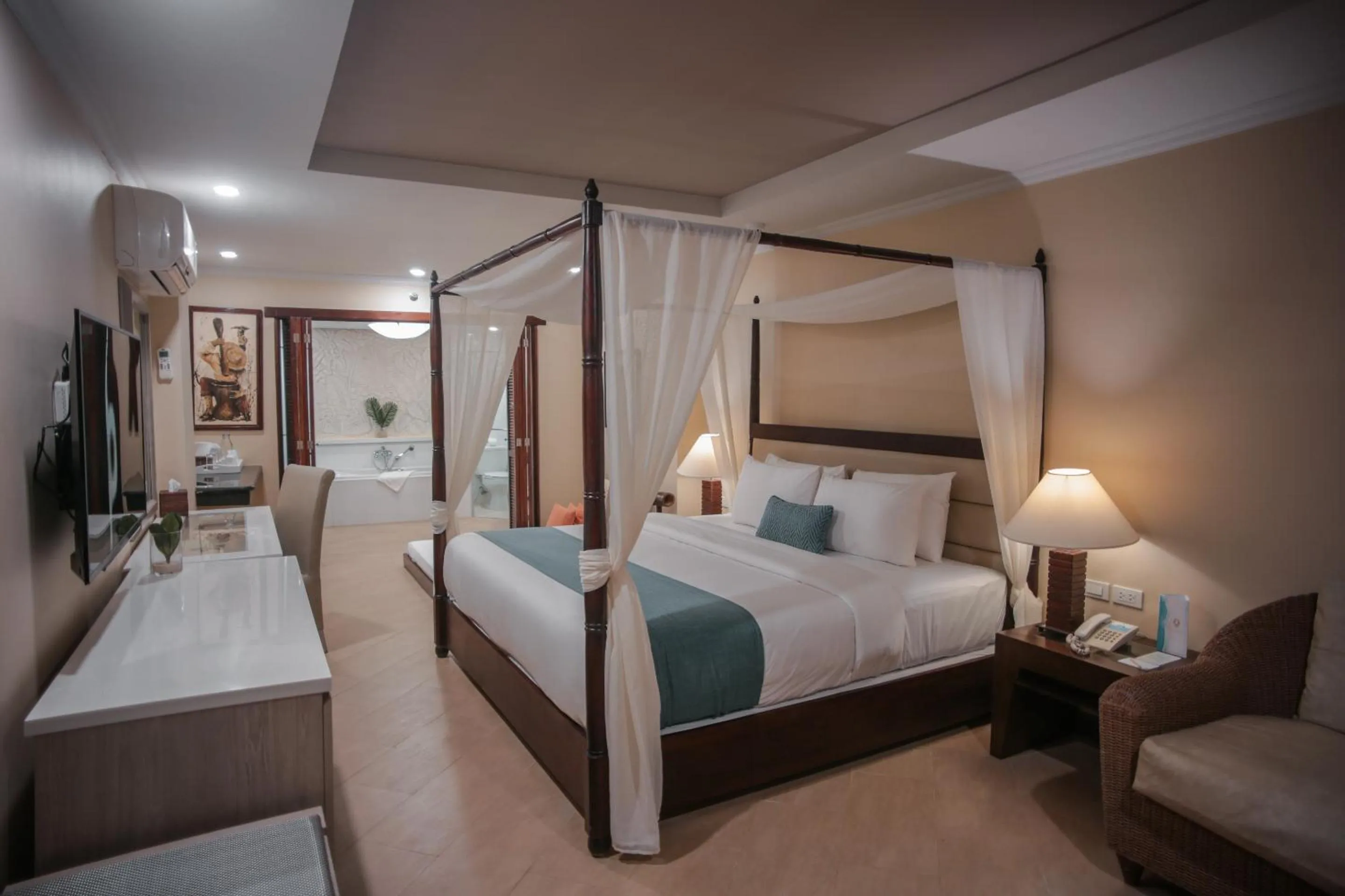 Bed in Boracay Mandarin Island Hotel