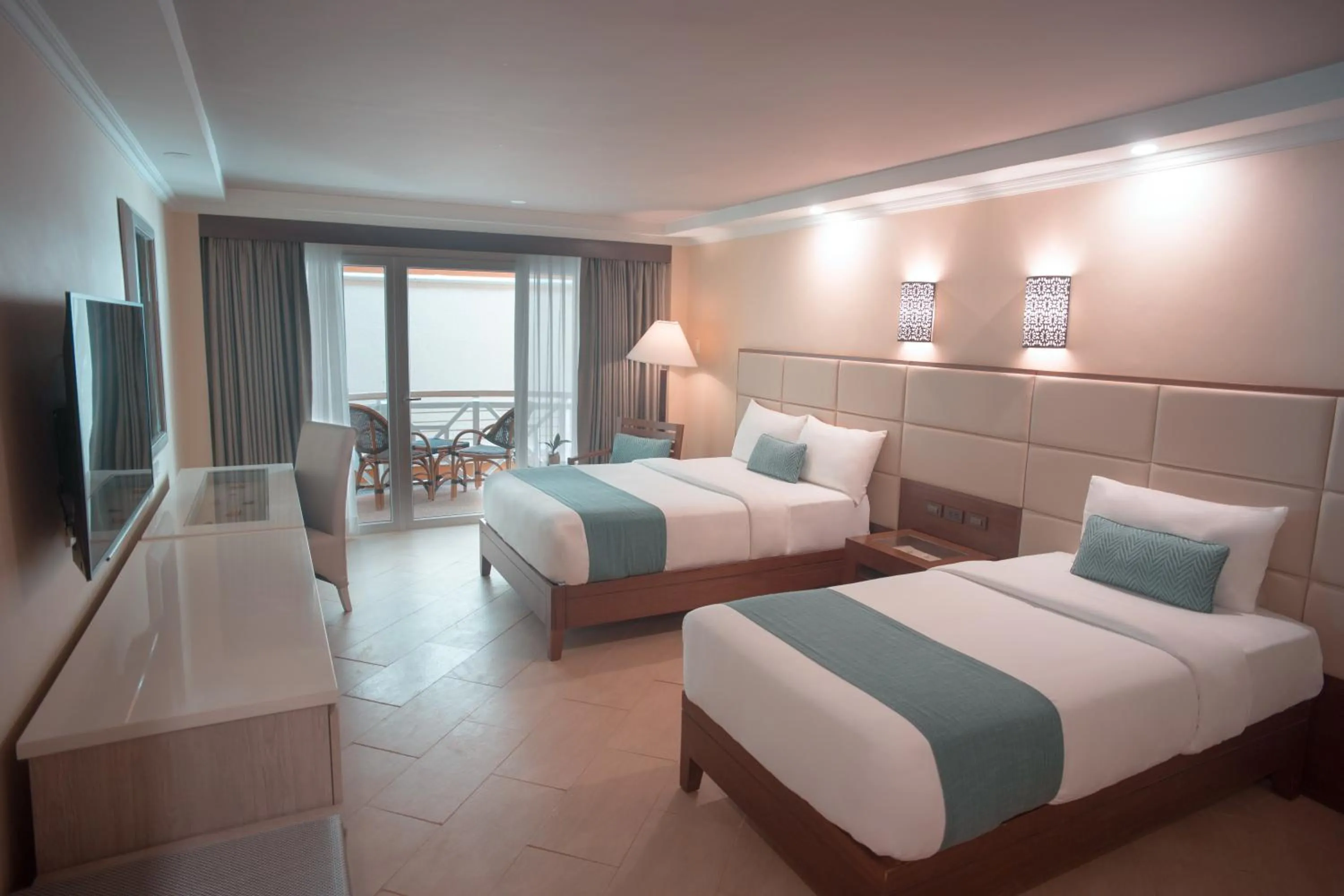 Photo of the whole room, Bed in Boracay Mandarin Island Hotel