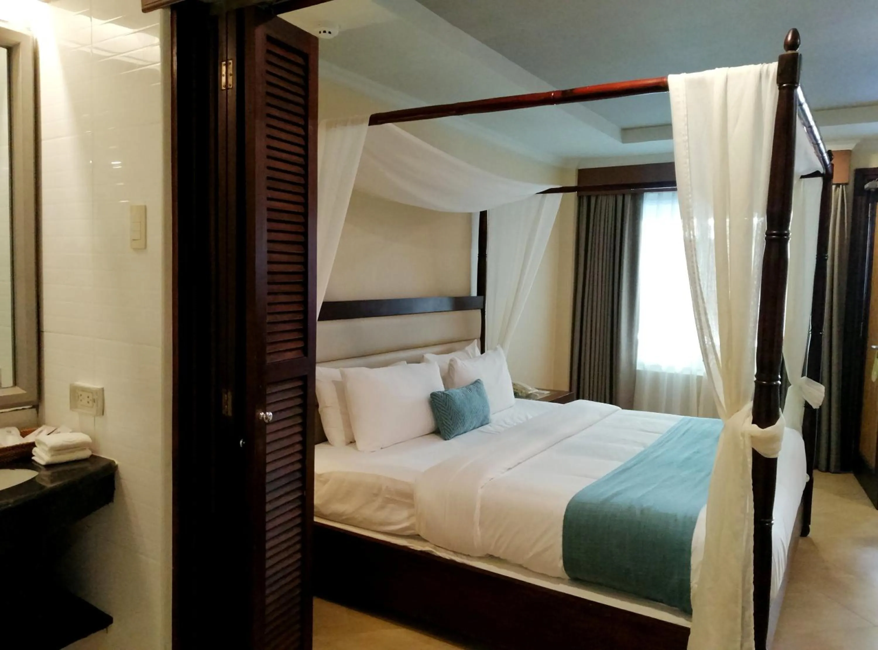 Bed in Boracay Mandarin Island Hotel