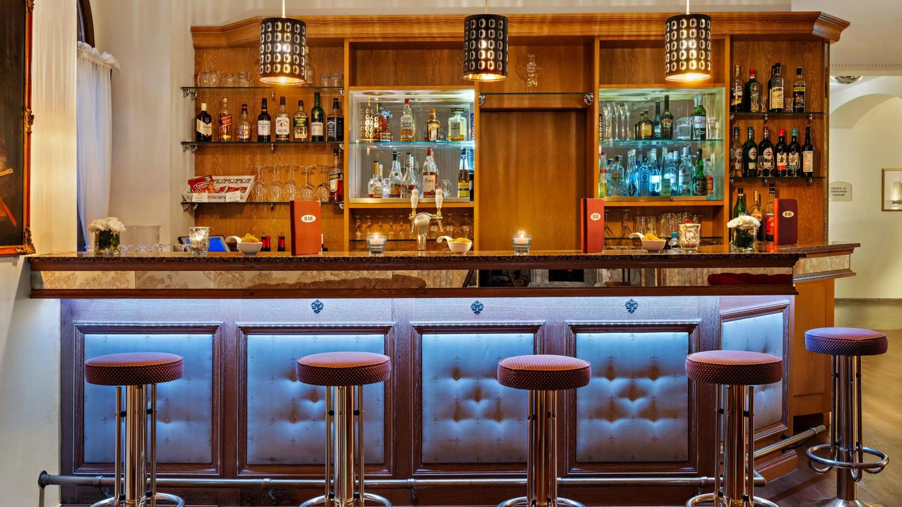 Lounge or bar in Hotel Bayerischer Hof Dresden