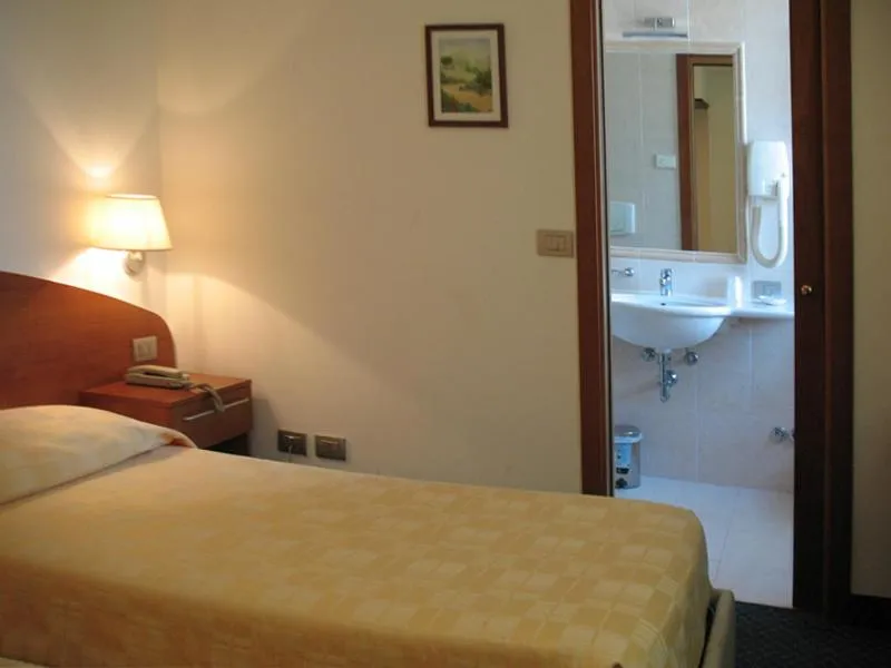 Photo of the whole room in Hotel Vittoria