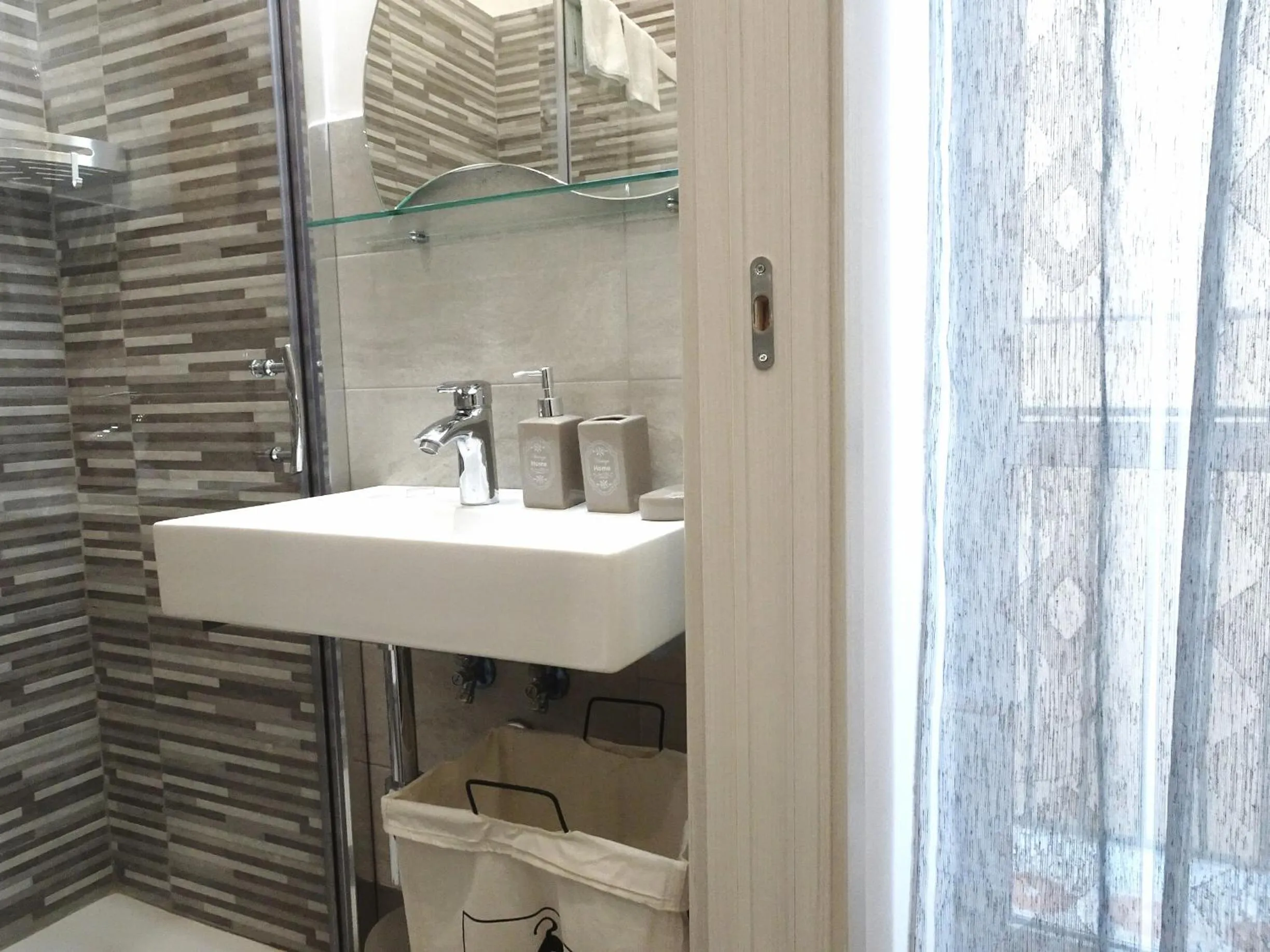 Bathroom in Bed & Breakfast a Capua Adiacente al Duomo - IL VICOLO