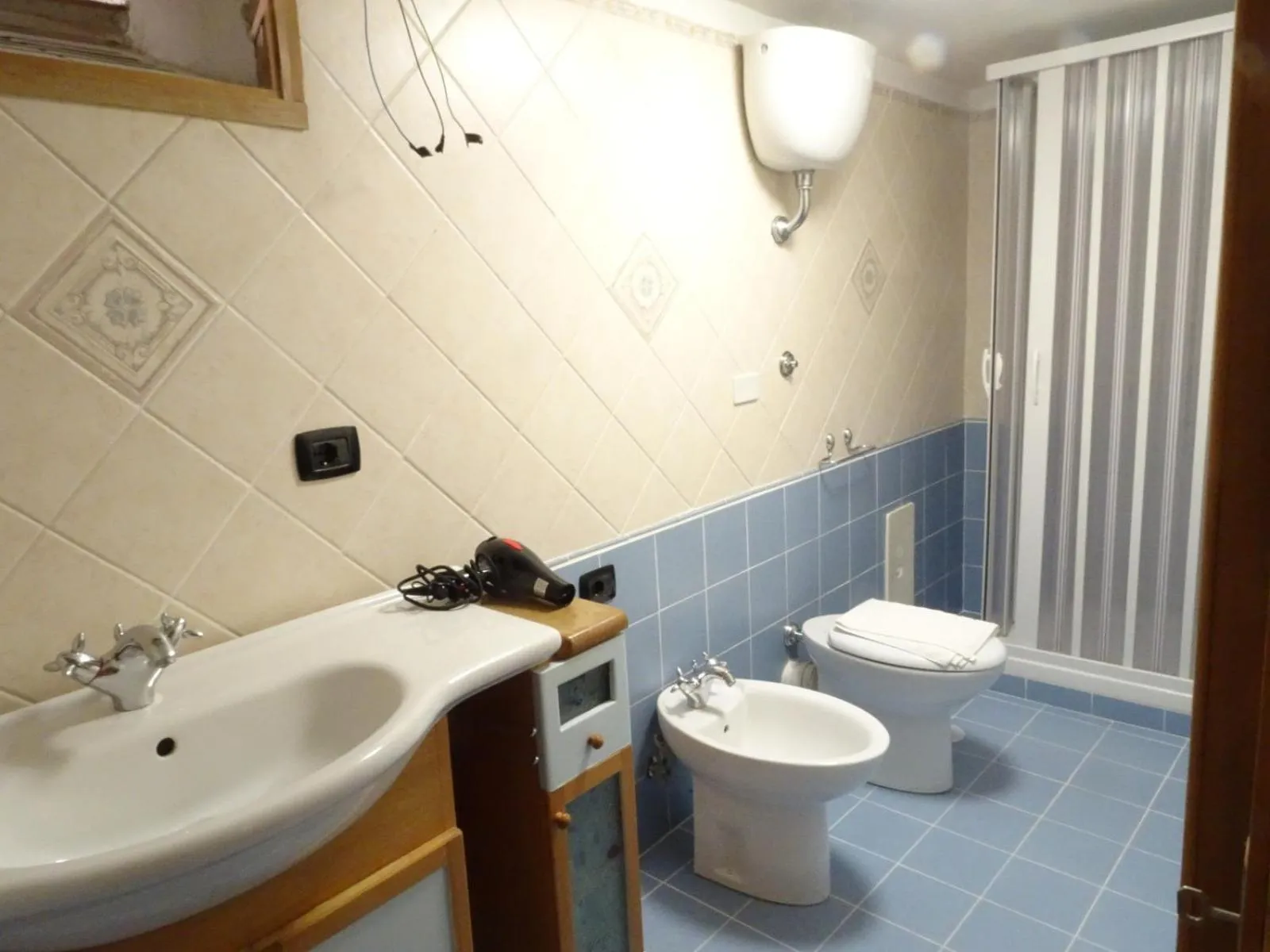 Toilet in Bed & Breakfast a Capua Adiacente al Duomo - IL VICOLO