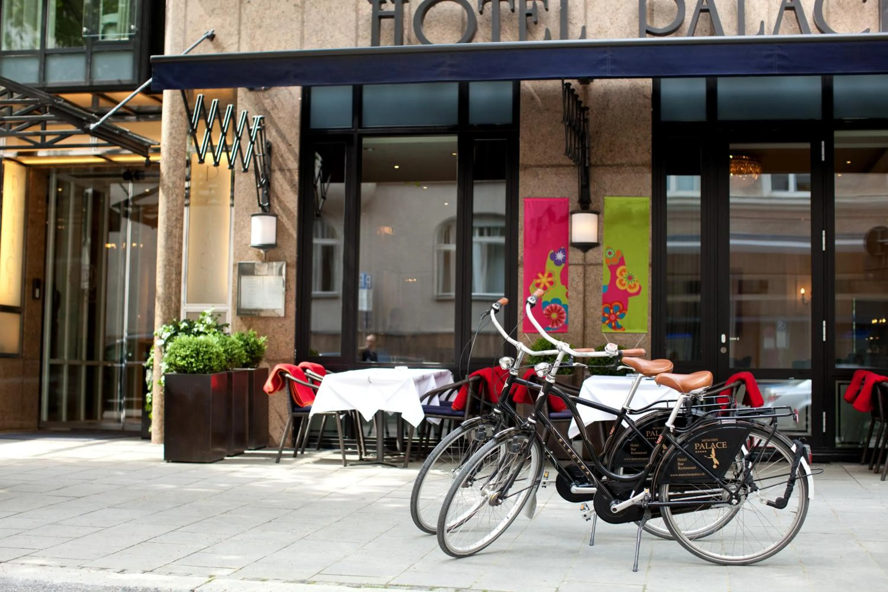Facade/entrance in Hotel München Palace