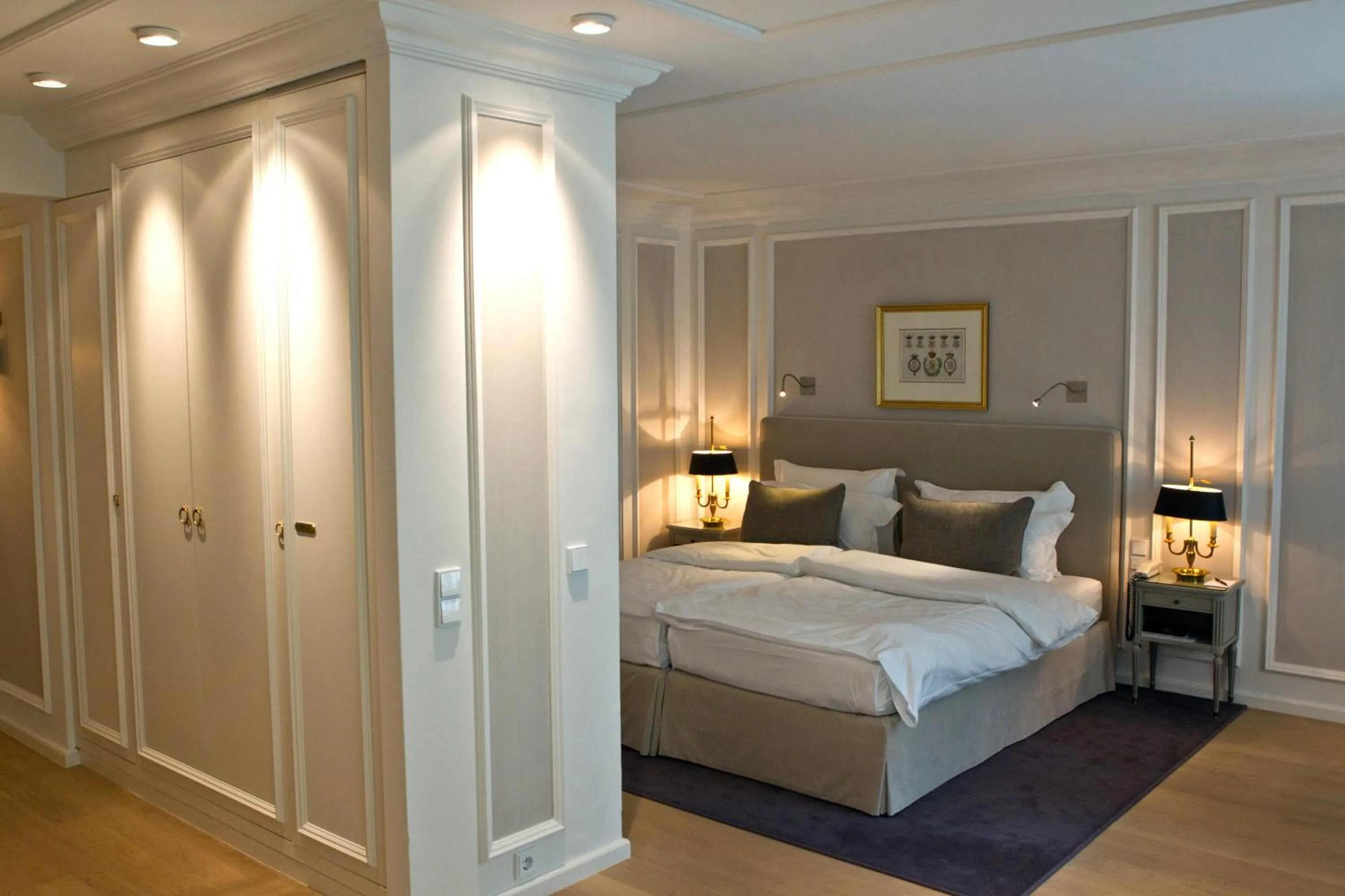 Bed in Hotel München Palace