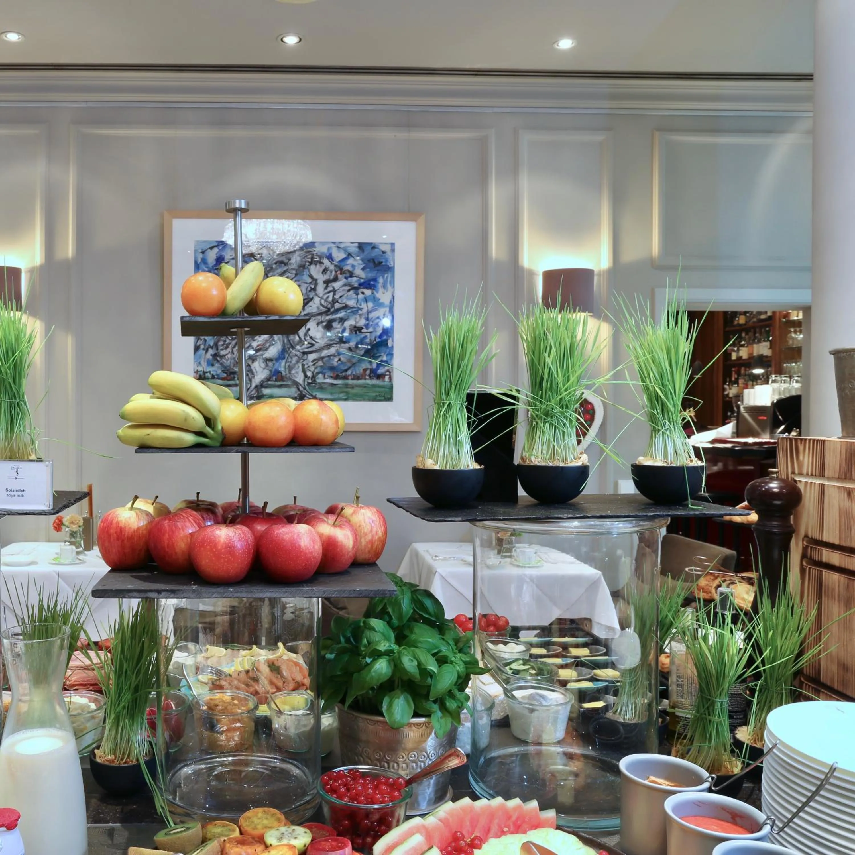 Buffet breakfast in Hotel München Palace