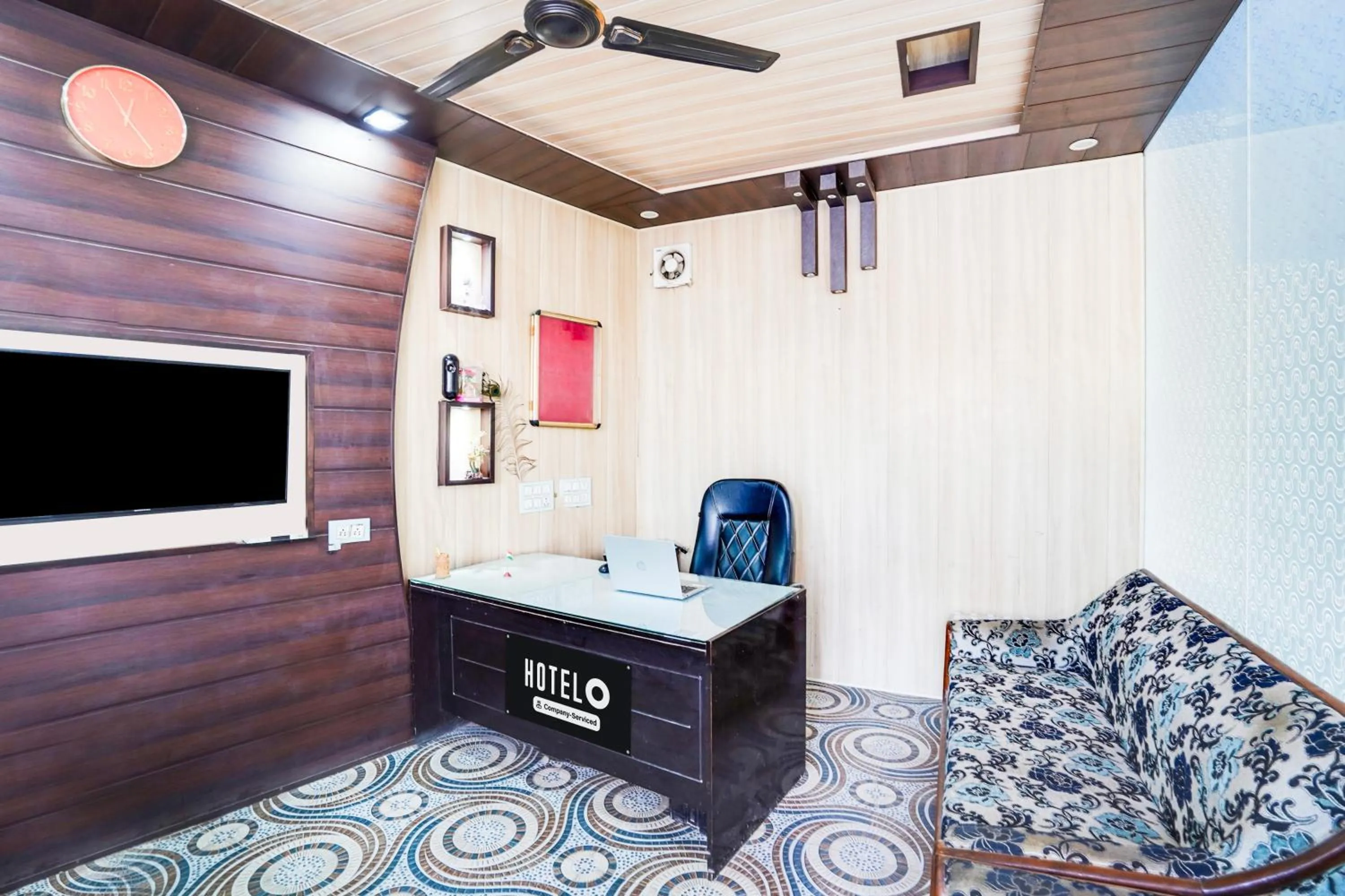 Lobby or reception in Hotel O Kedarpuram Near Doon University