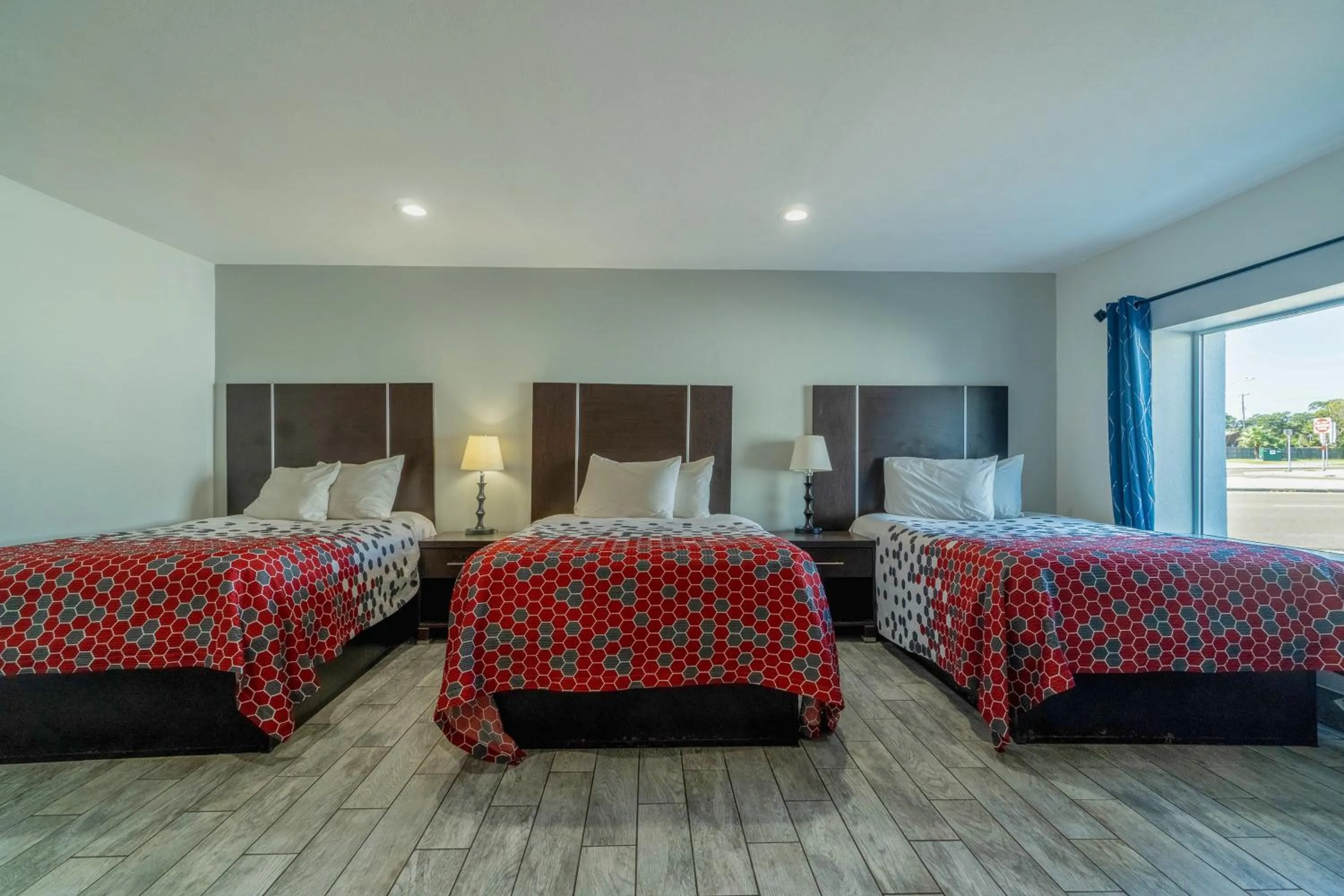 Bedroom, Bed in Pelican Inn by Belvilla Aransas Pass, TX