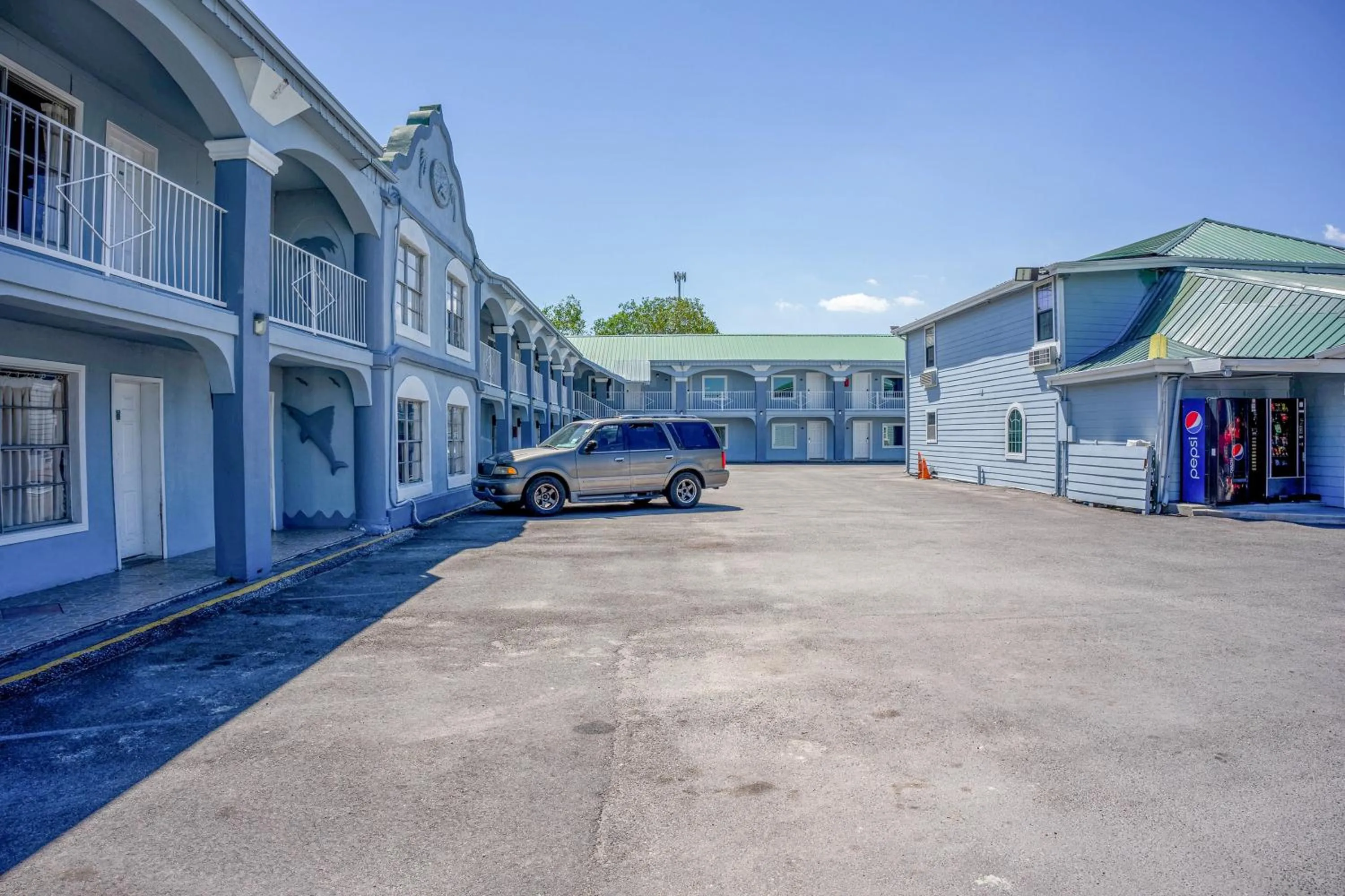 Facade/entrance in Pelican Inn by Belvilla Aransas Pass, TX