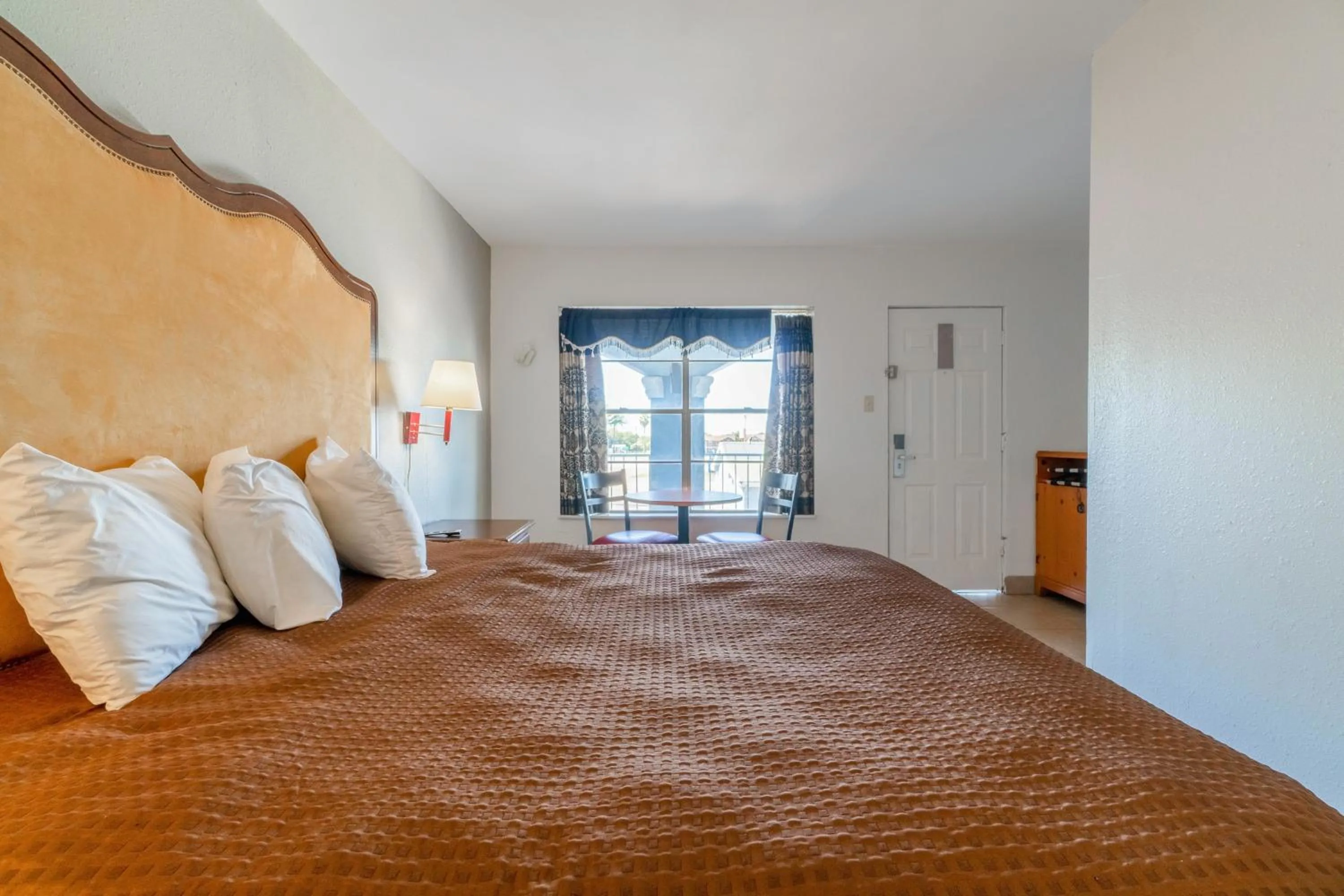 Bedroom, Bed in Pelican Inn by Belvilla Aransas Pass, TX