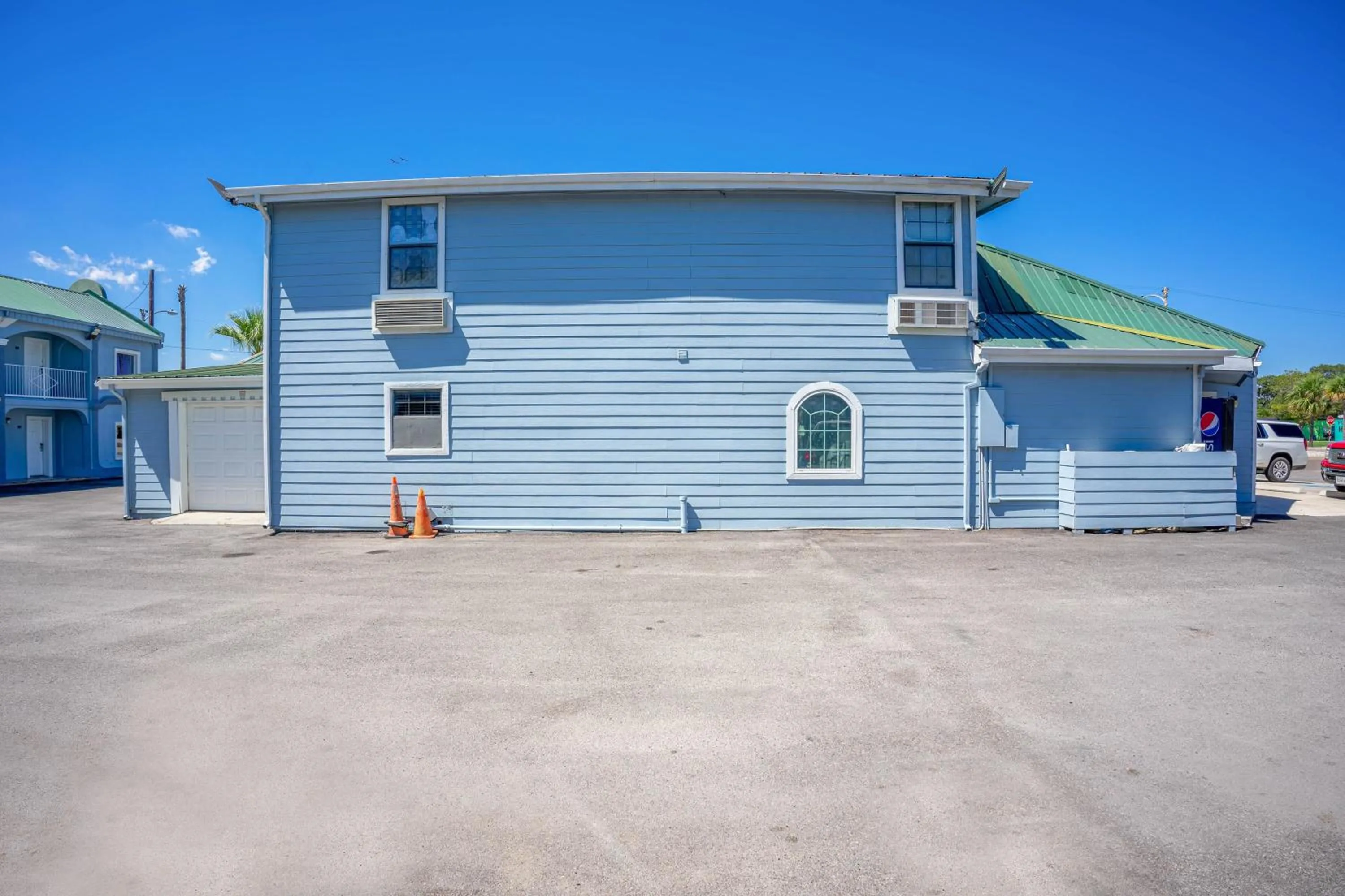 Facade/entrance in Pelican Inn by Belvilla Aransas Pass, TX