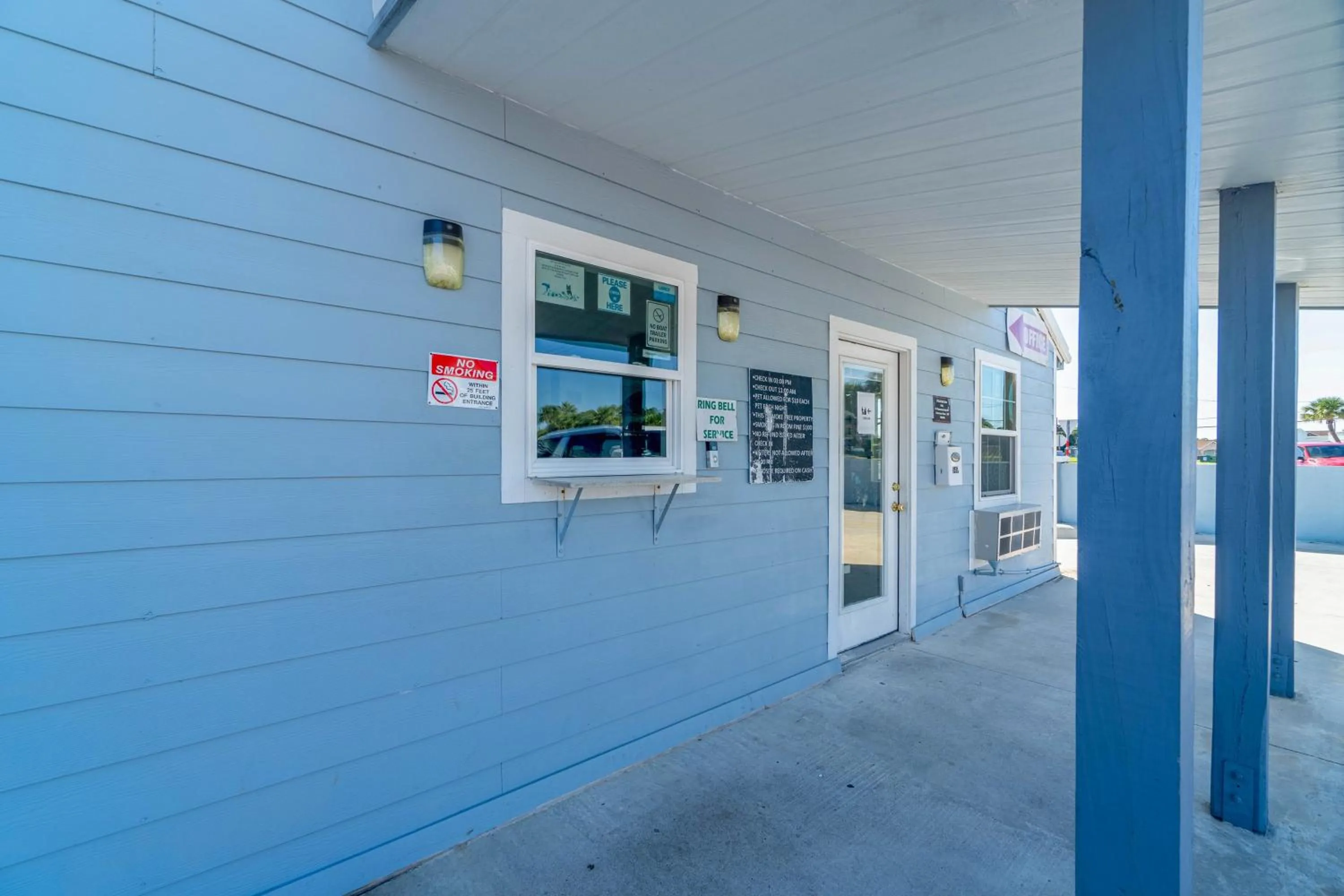 Facade/entrance in Pelican Inn by Belvilla Aransas Pass, TX