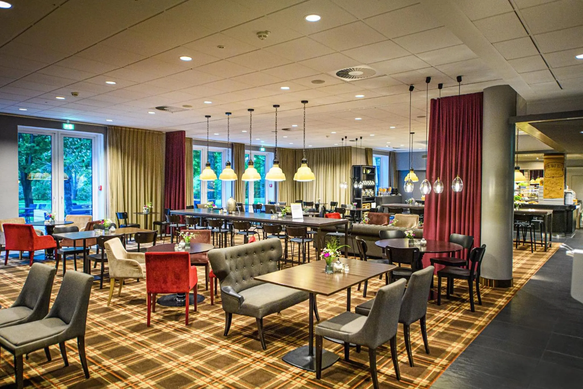 Restaurant/places to eat in Holiday Inn Lübeck by IHG