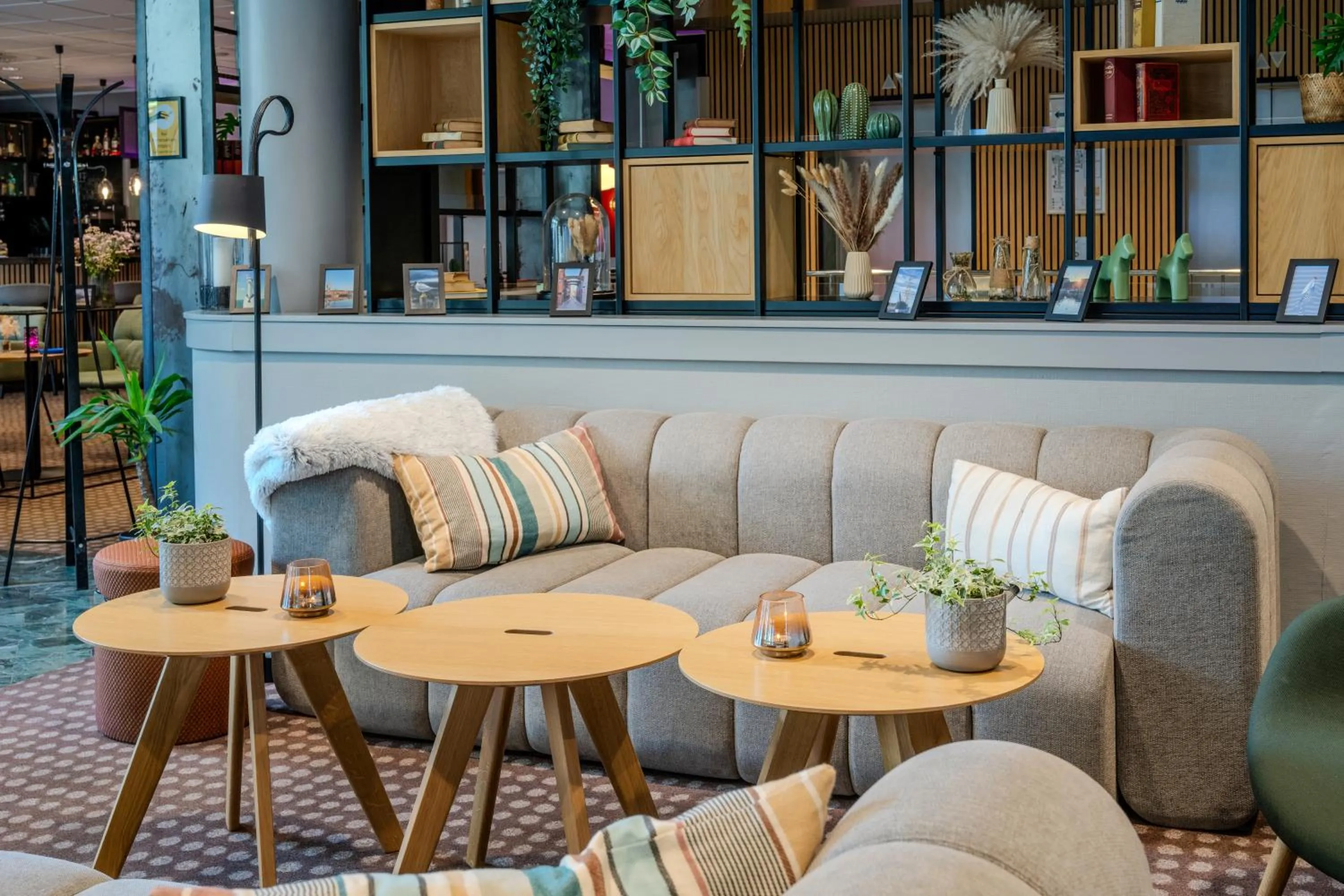 Lobby or reception in Holiday Inn Lübeck by IHG