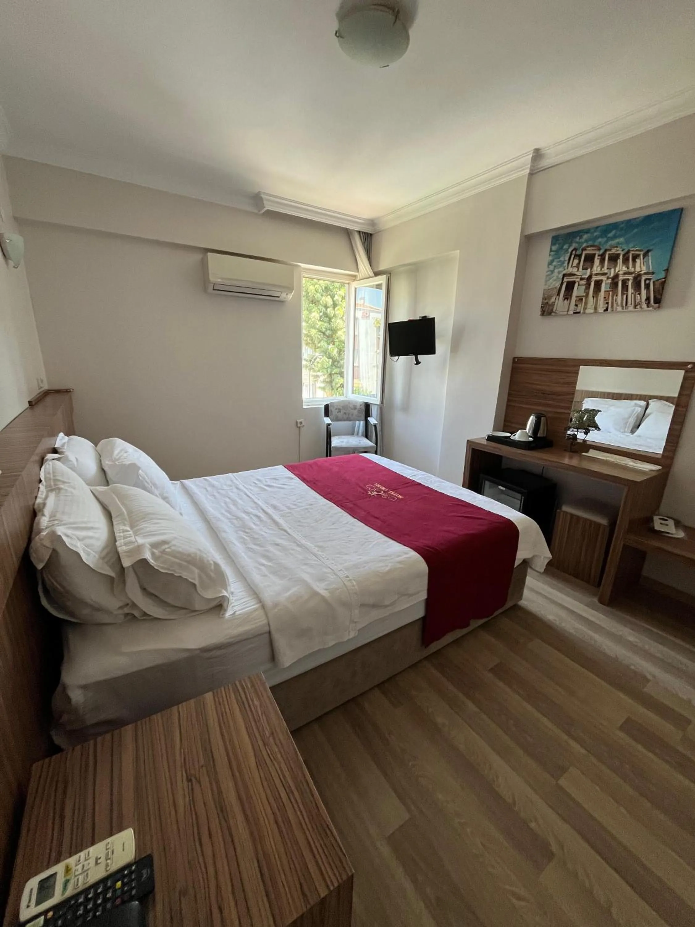 Photo of the whole room, Bed in Hotel Cenka Ephesus