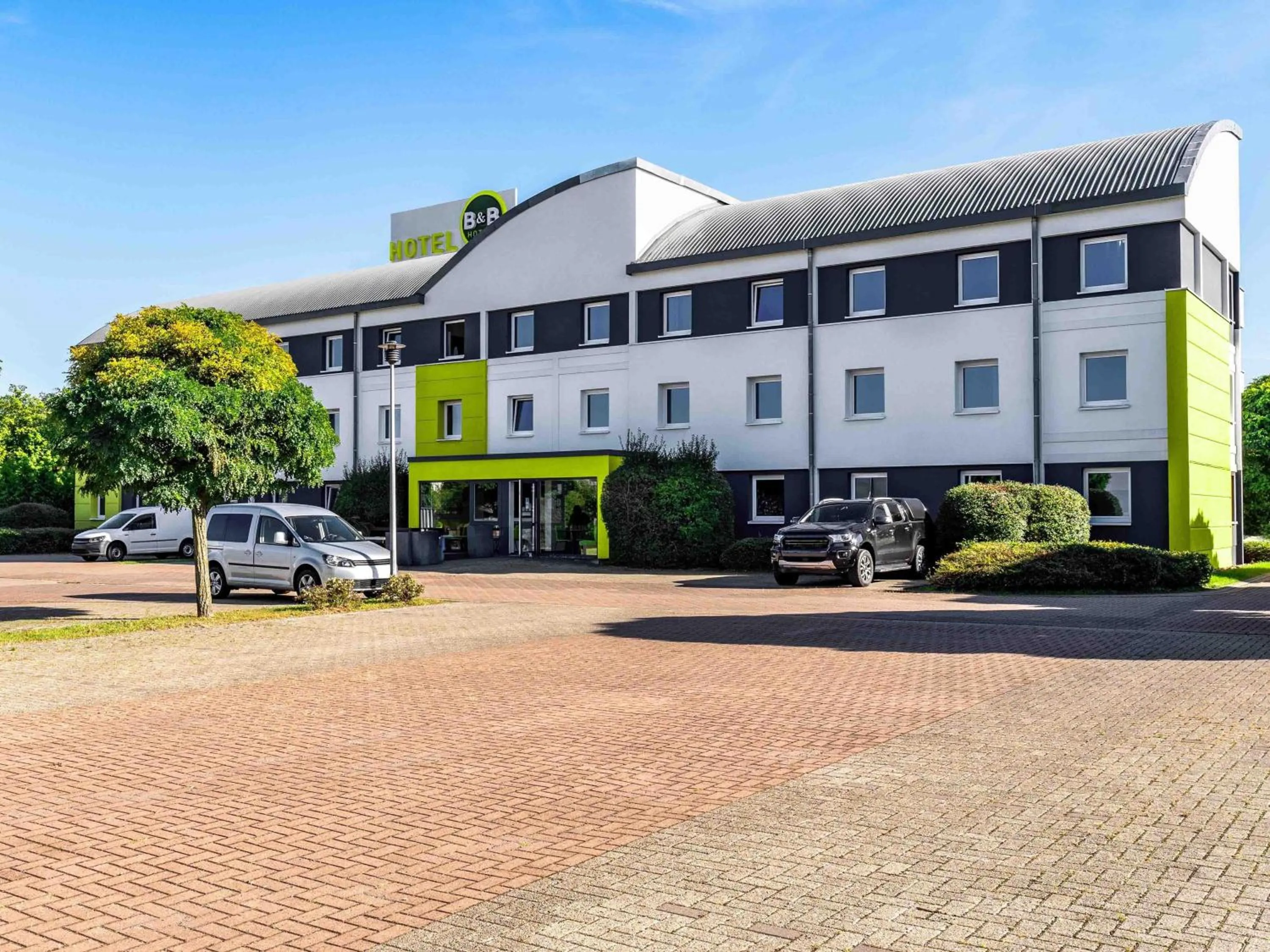 Property building in B&B Hotel Braunschweig-Nord