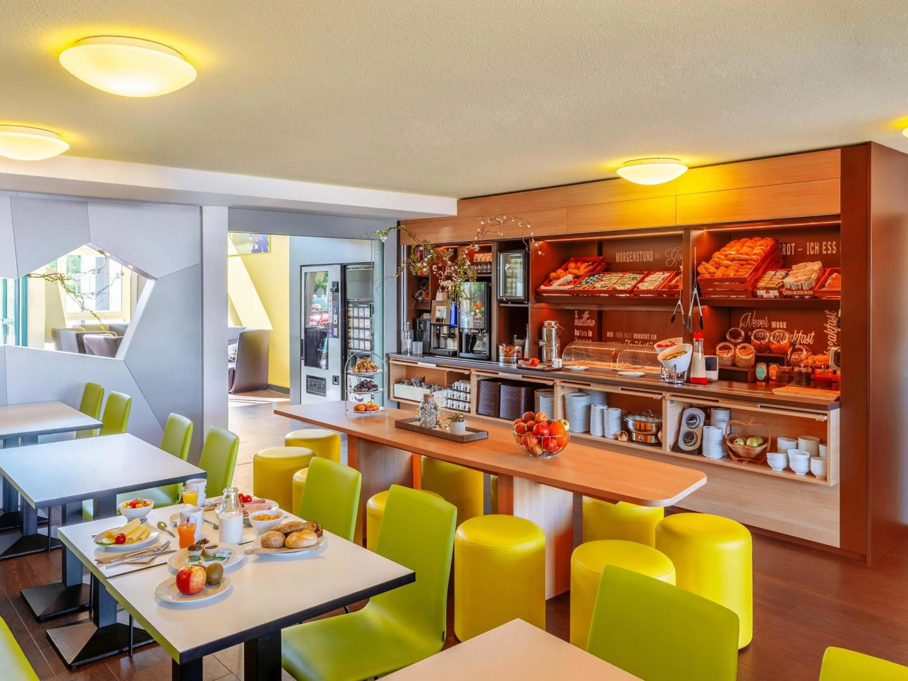 Restaurant/places to eat in B&B Hotel Braunschweig-Nord
