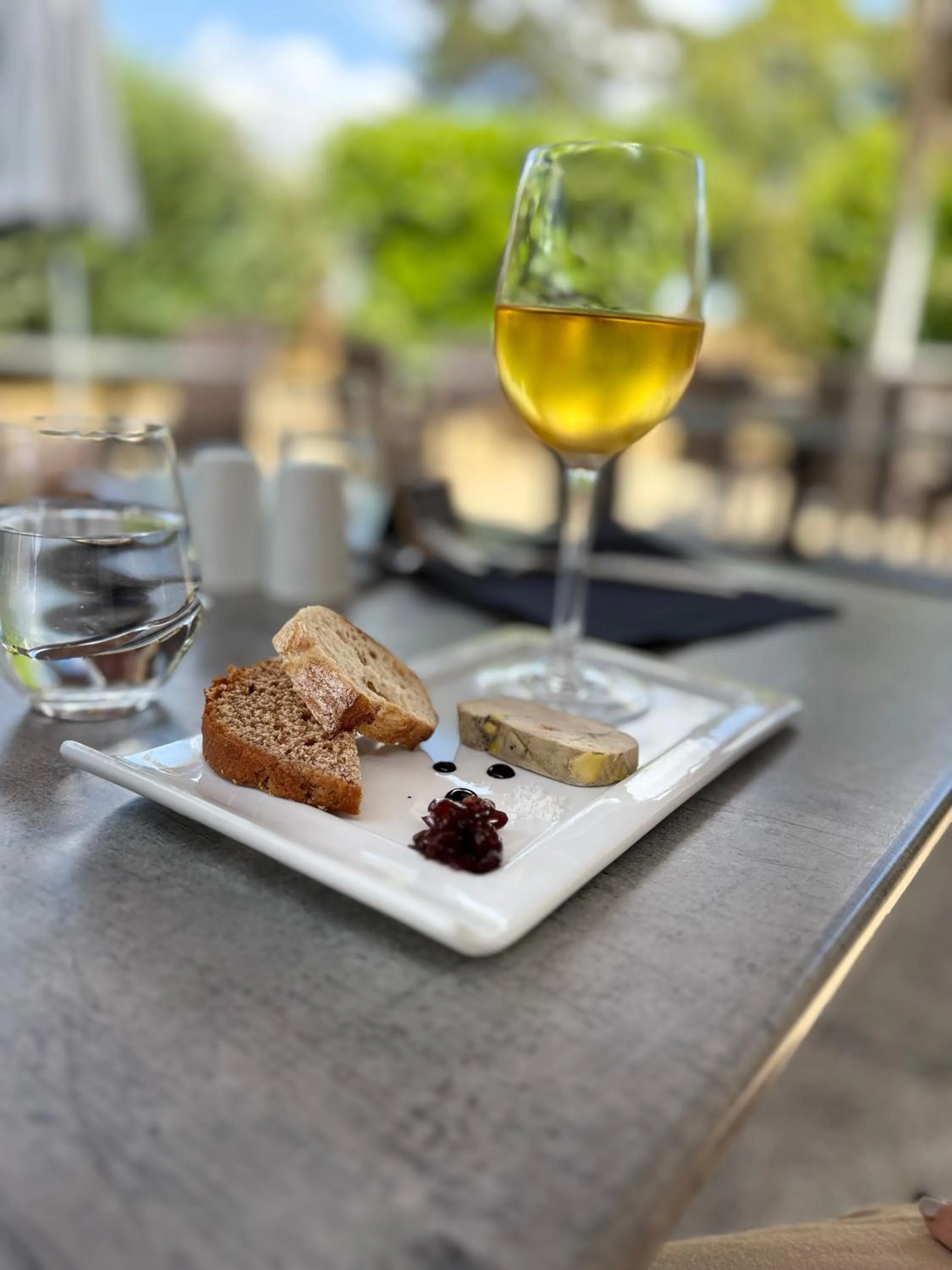 Restaurant/places to eat in Logis Hôtel La Ferme de Flaran