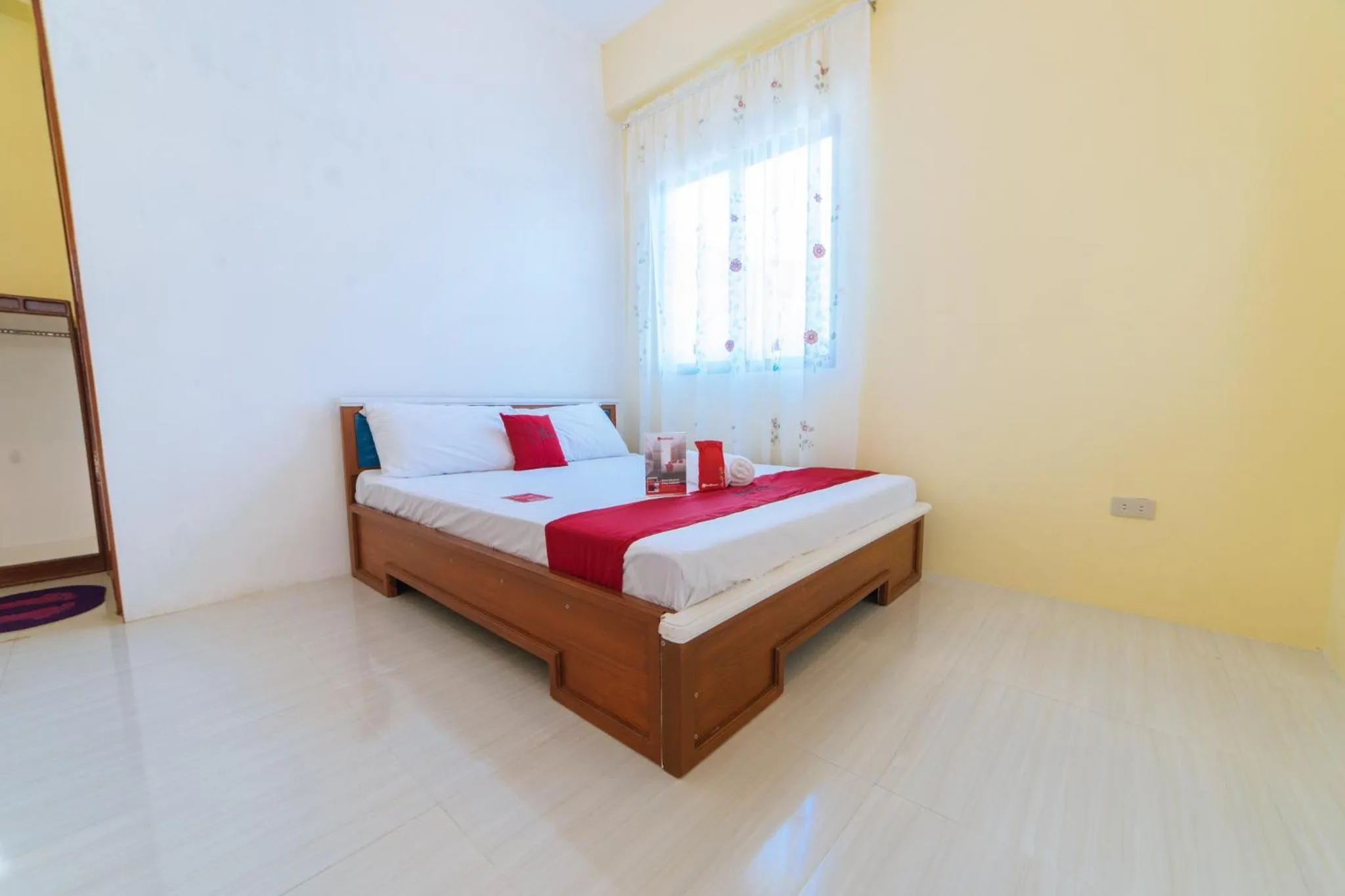 Bed in RedDoorz Premium @ Casa Ghilda Resort Olongapo City