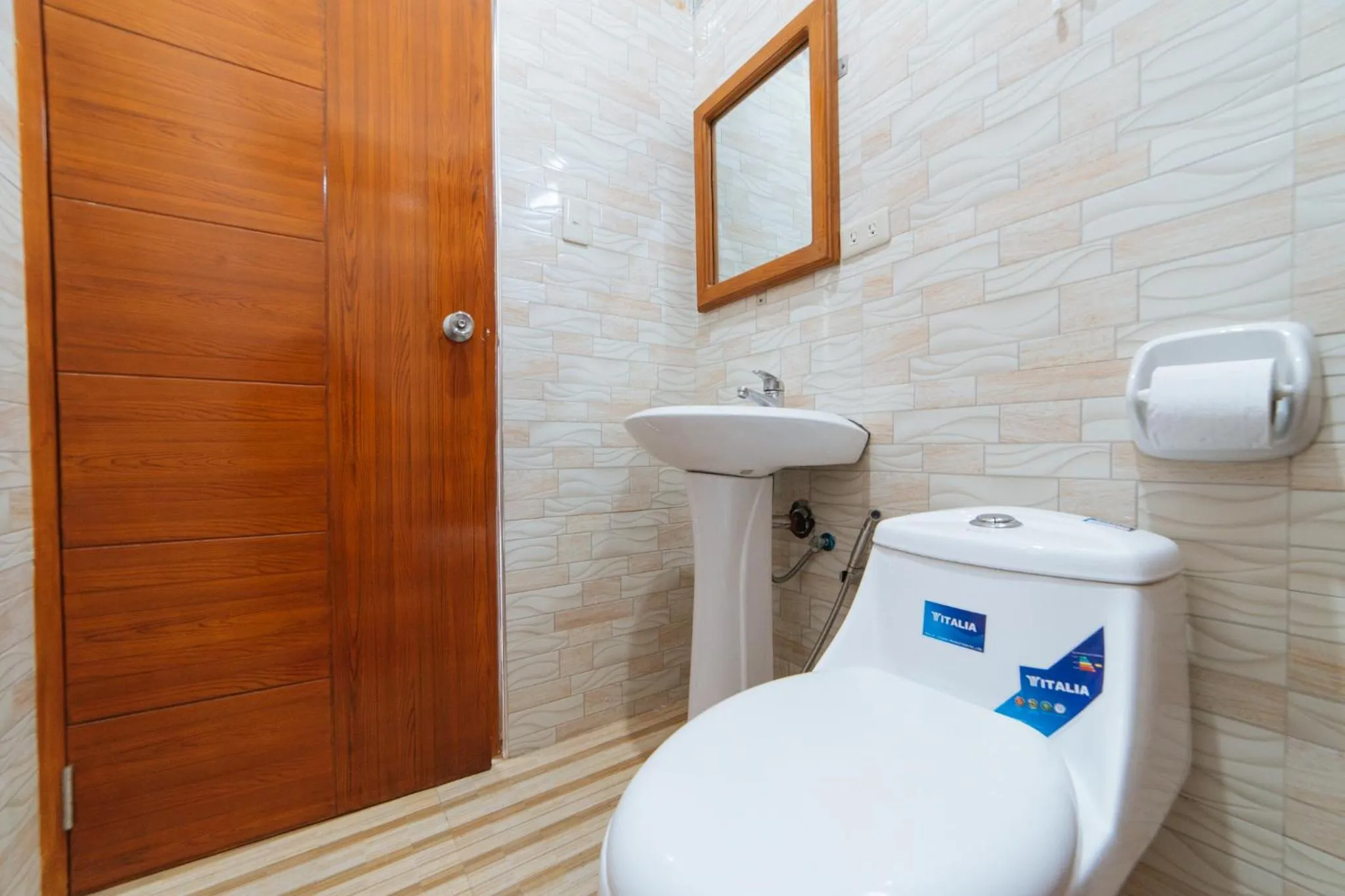 Bathroom in RedDoorz Premium @ Casa Ghilda Resort Olongapo City