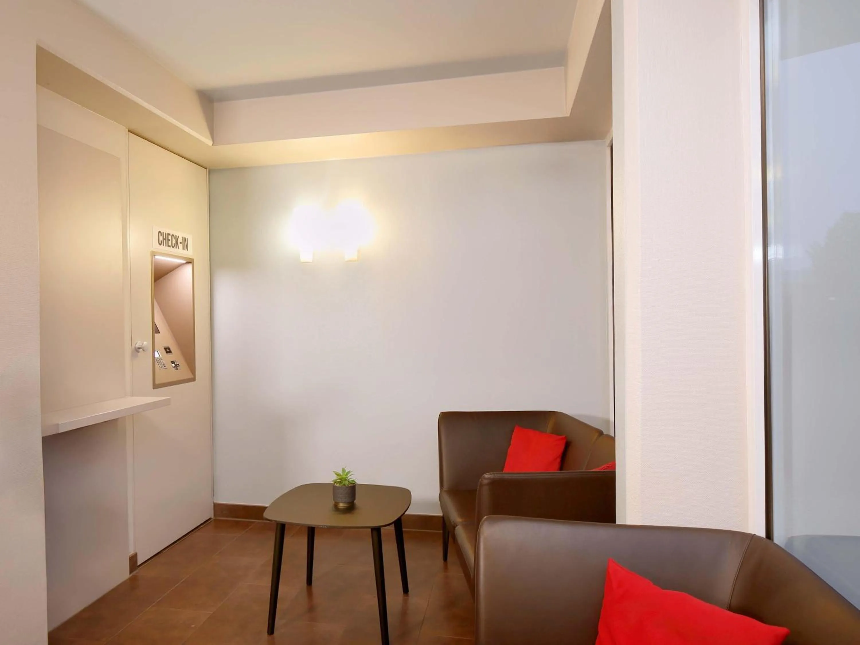 Lobby or reception in B&B Hotel Berlin Genshagen-Süd