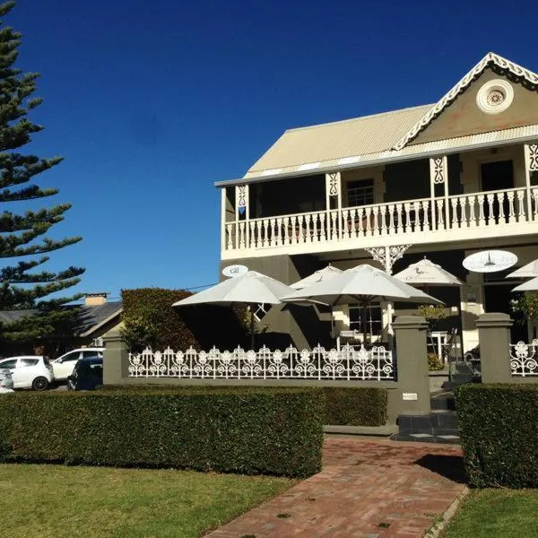 Property building in Bredasdorp Square