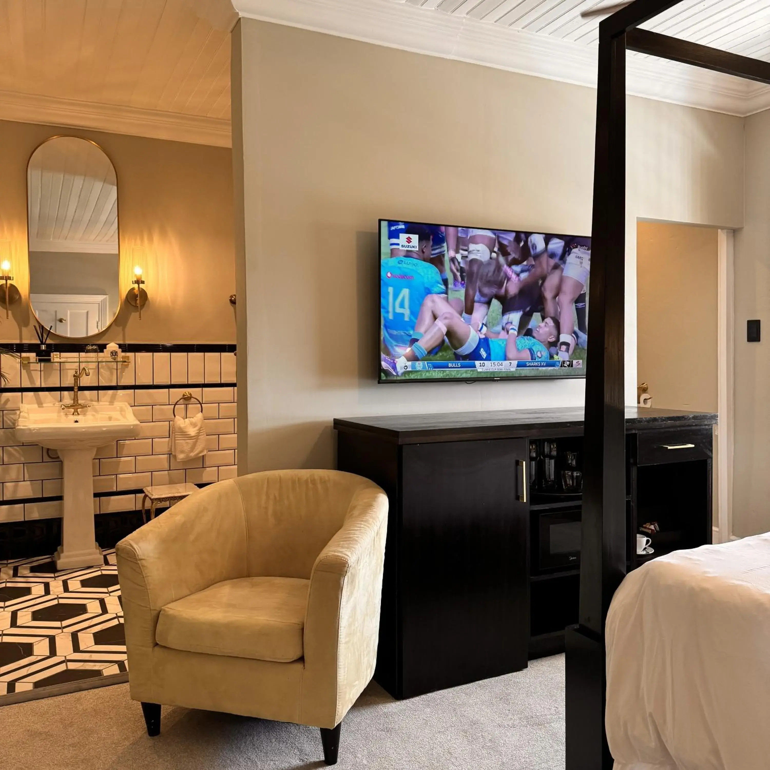 Standard Queen Room in Bredasdorp Square Standard Queen Room in Bredasdorp Square