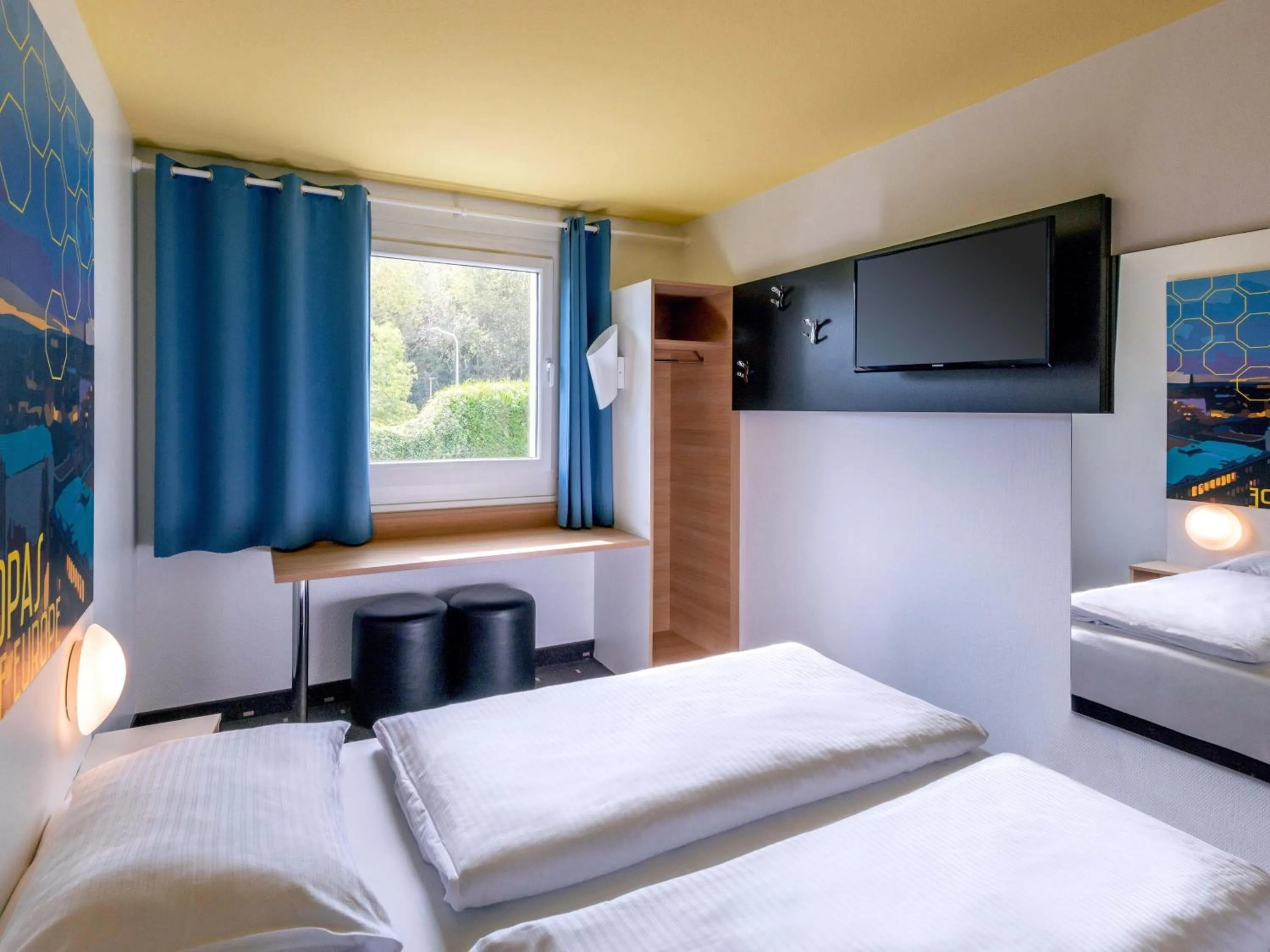 Photo of the whole room, Bed in B&B HOTEL Aachen-Würselen