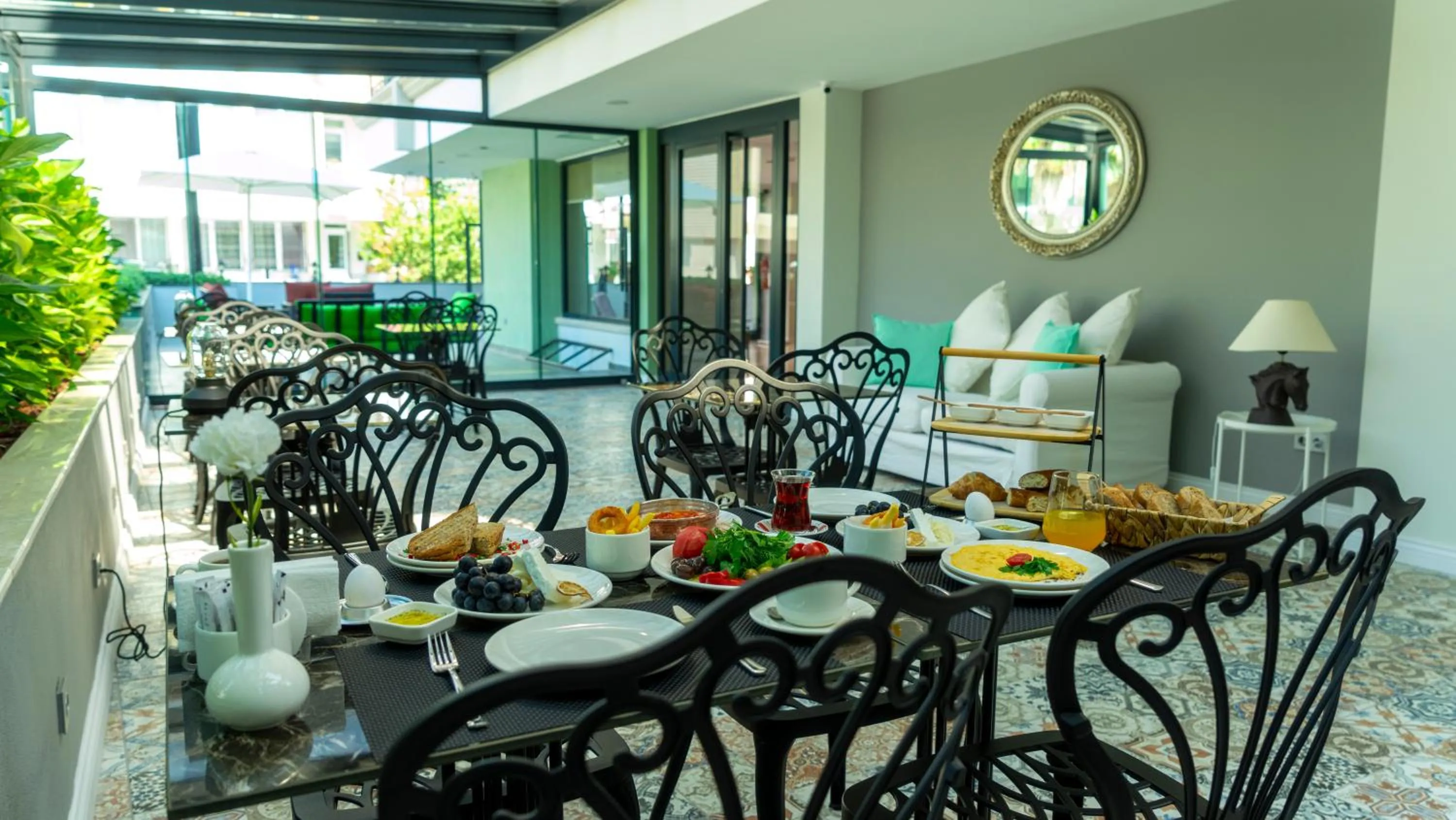 Food in The Mori Club Hotel