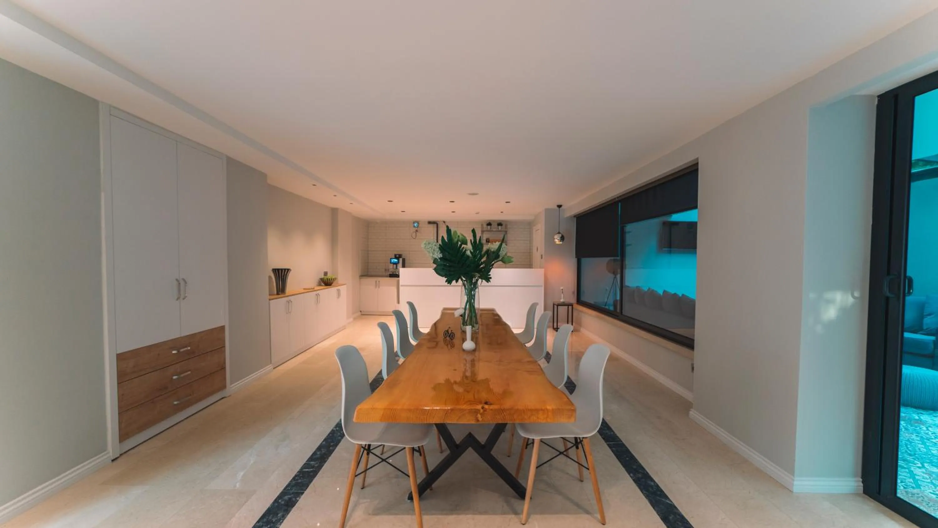 Food and drinks in The Mori Club Hotel