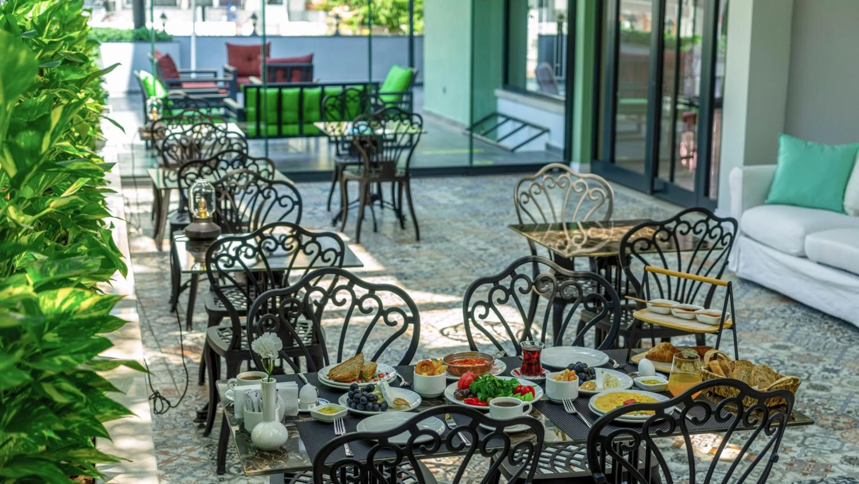 Food in The Mori Club Hotel