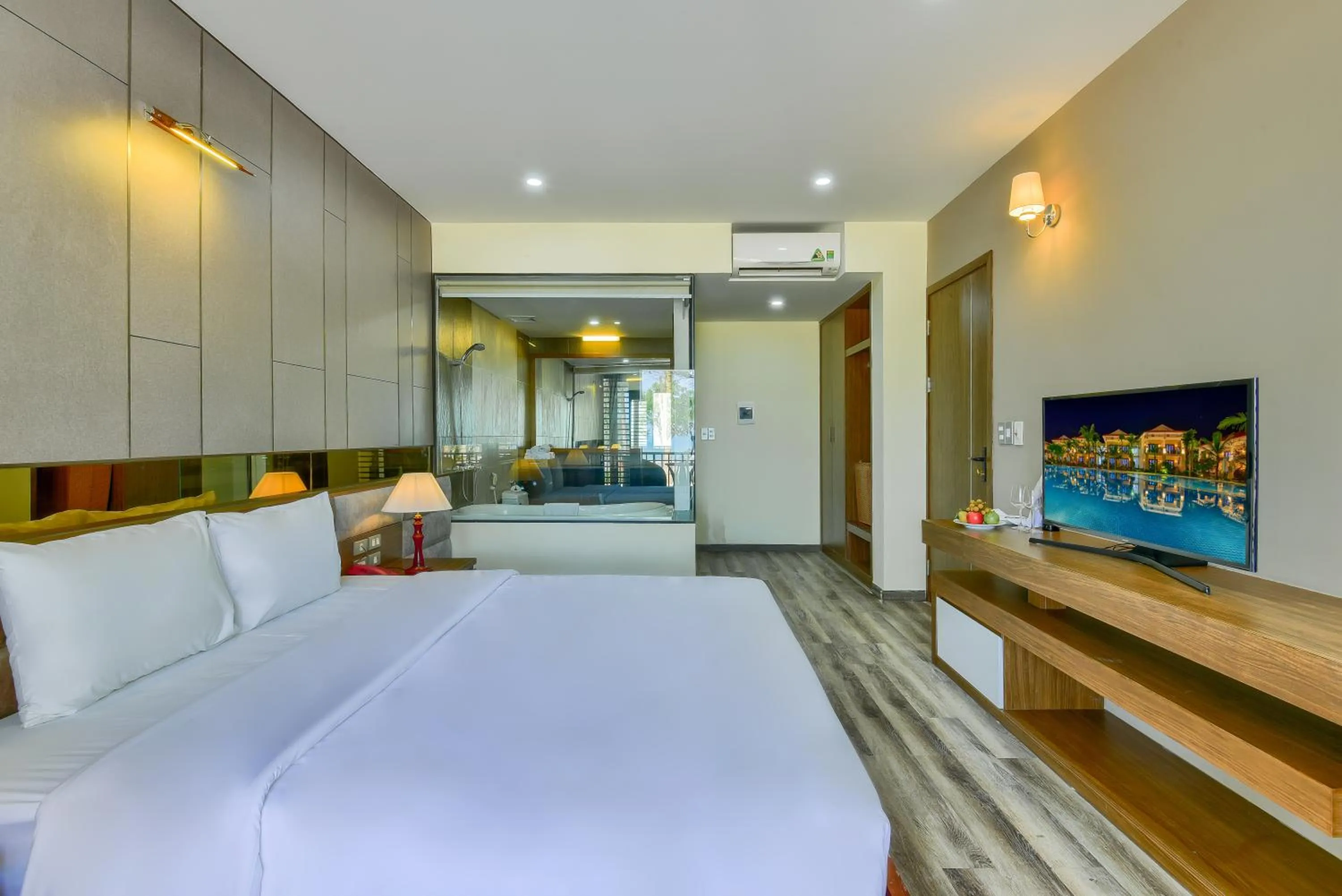 Photo of the whole room, Bed in MANLI Resort Quảng Bình