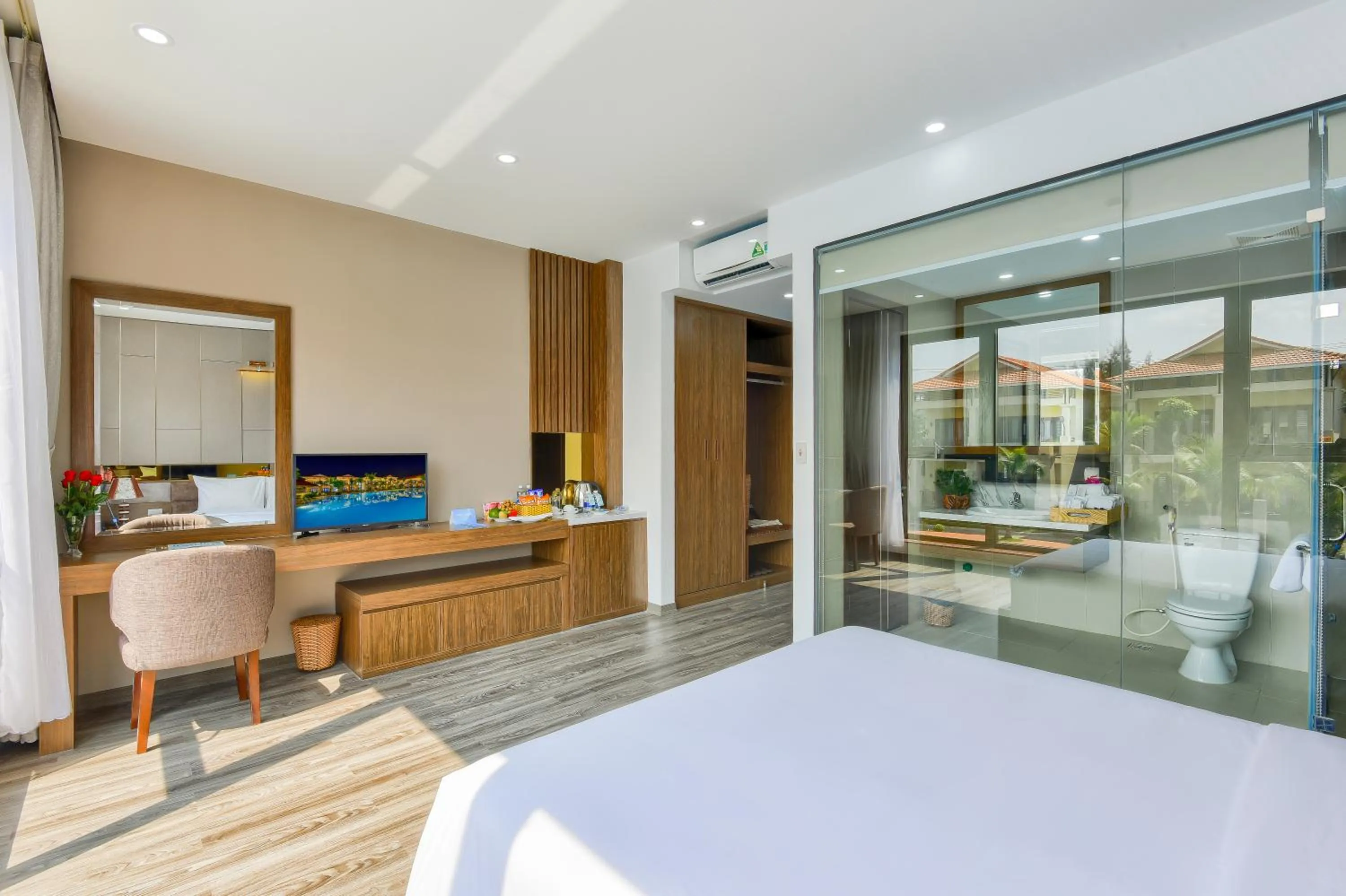 Photo of the whole room, Bed in MANLI Resort Quảng Bình