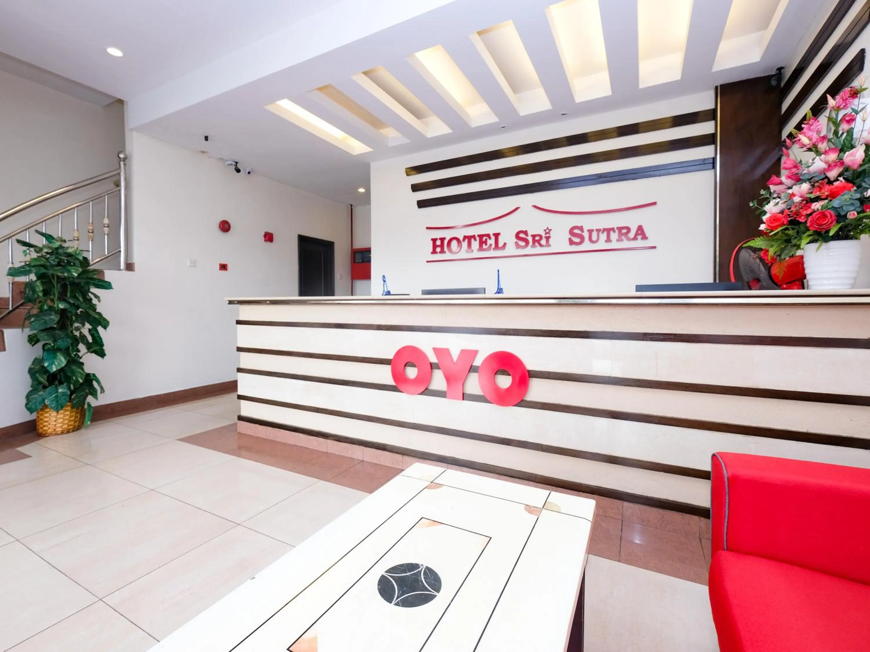 Lobby or reception in OYO 89968 Sri Sutra Hotel