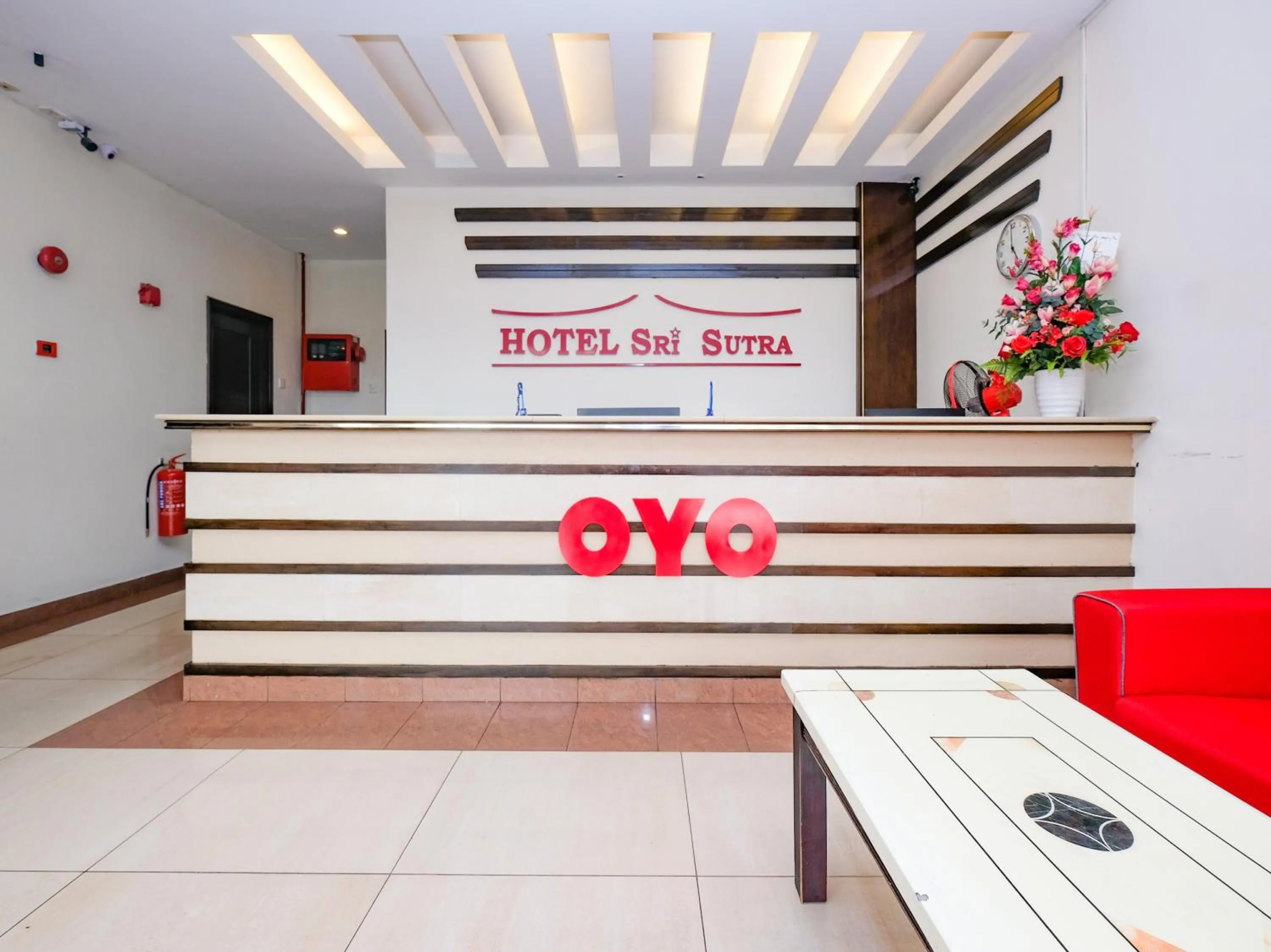 Lobby or reception in OYO 89968 Sri Sutra Hotel