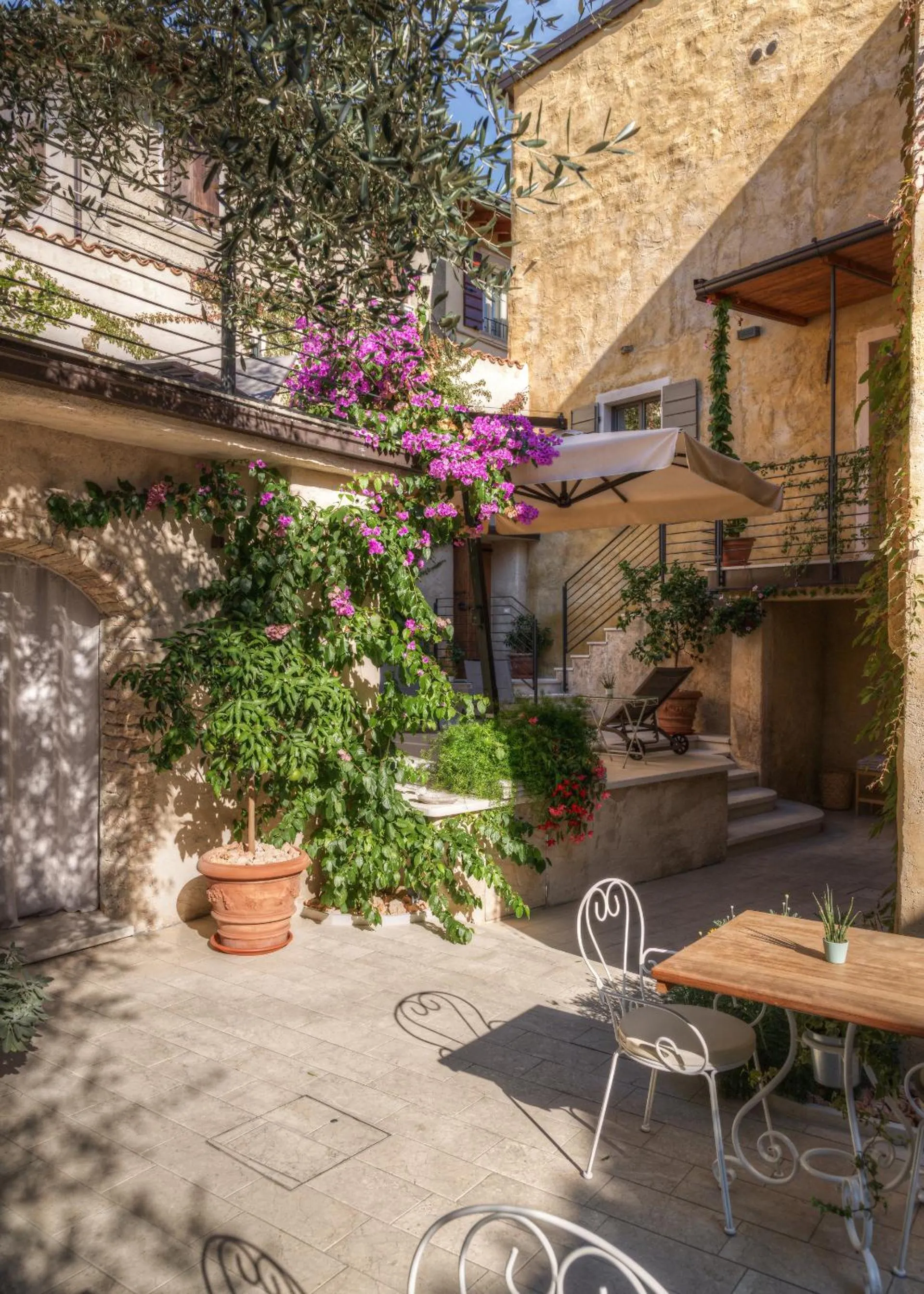 Patio in Corte Alma Spa and Luxury Home