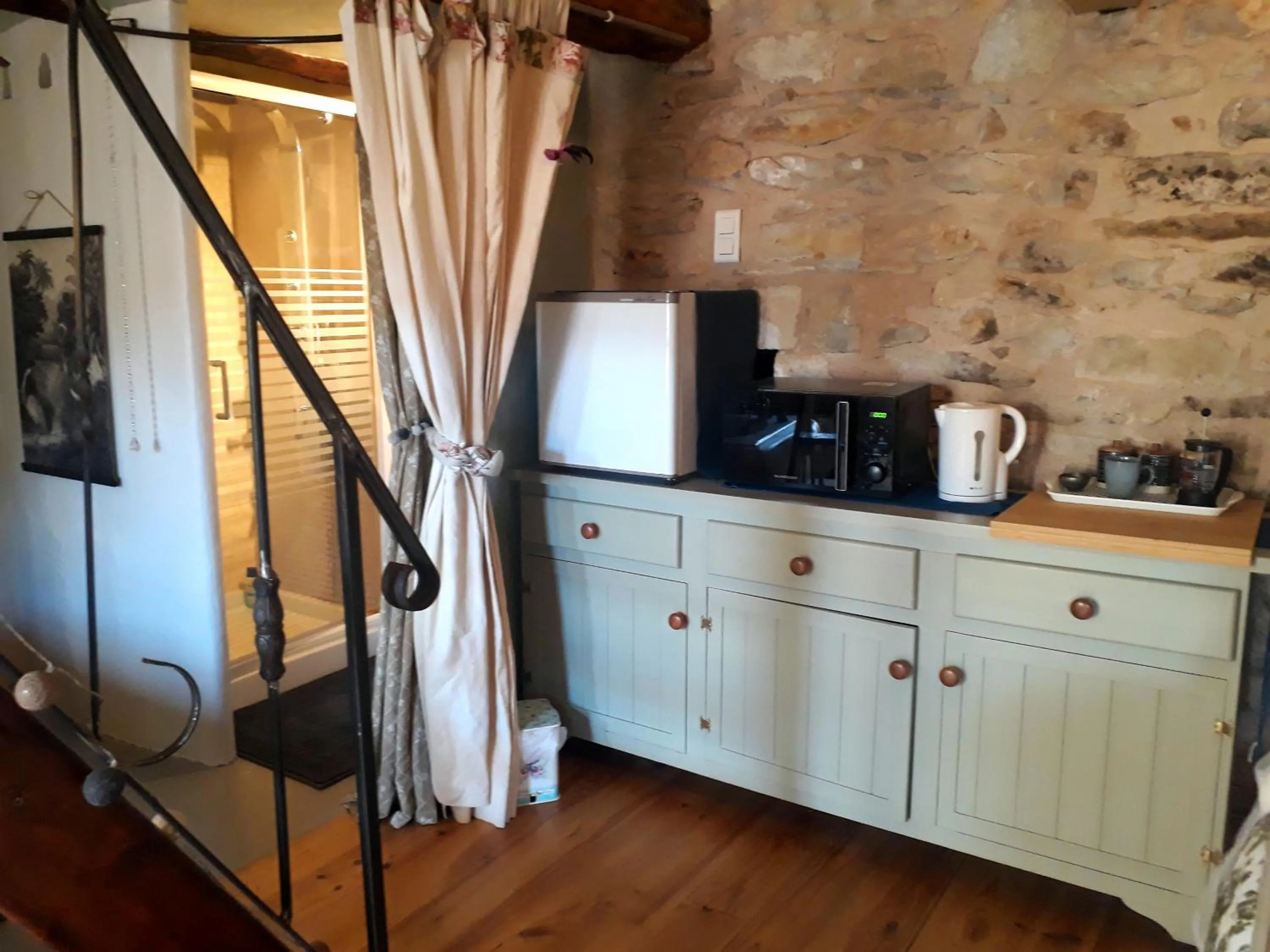 Coffee/tea facilities in Le Petit Coin de Charme