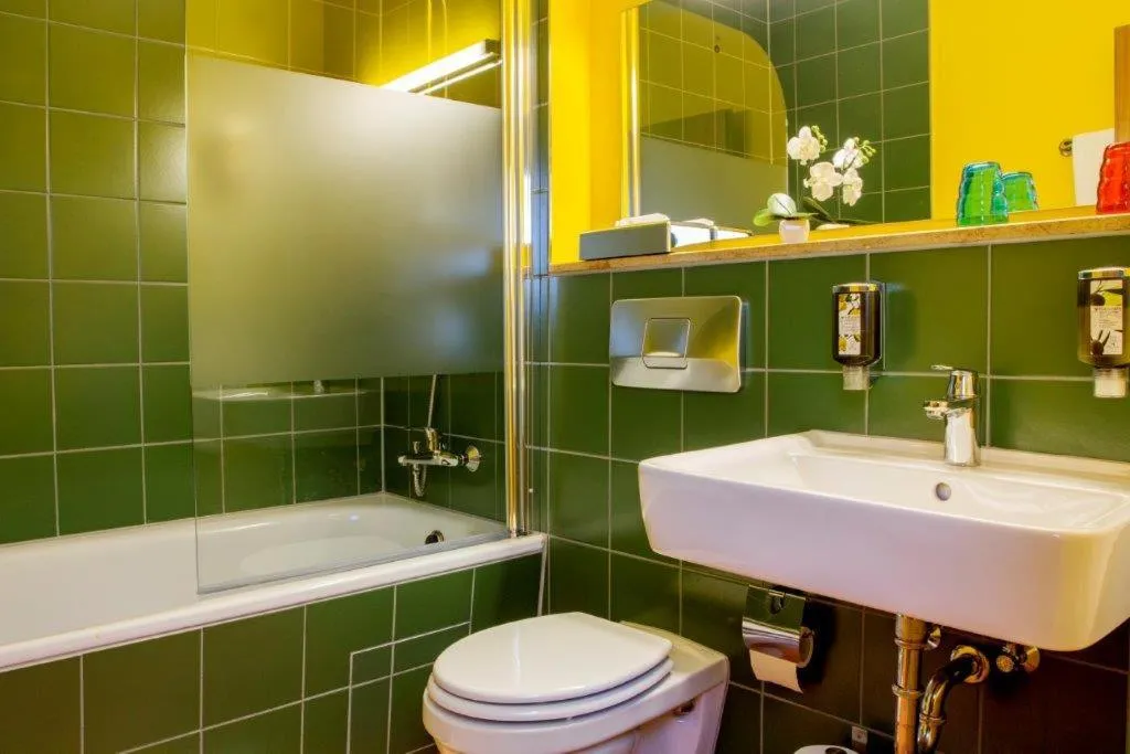 Toilet in Schurwald Hotel