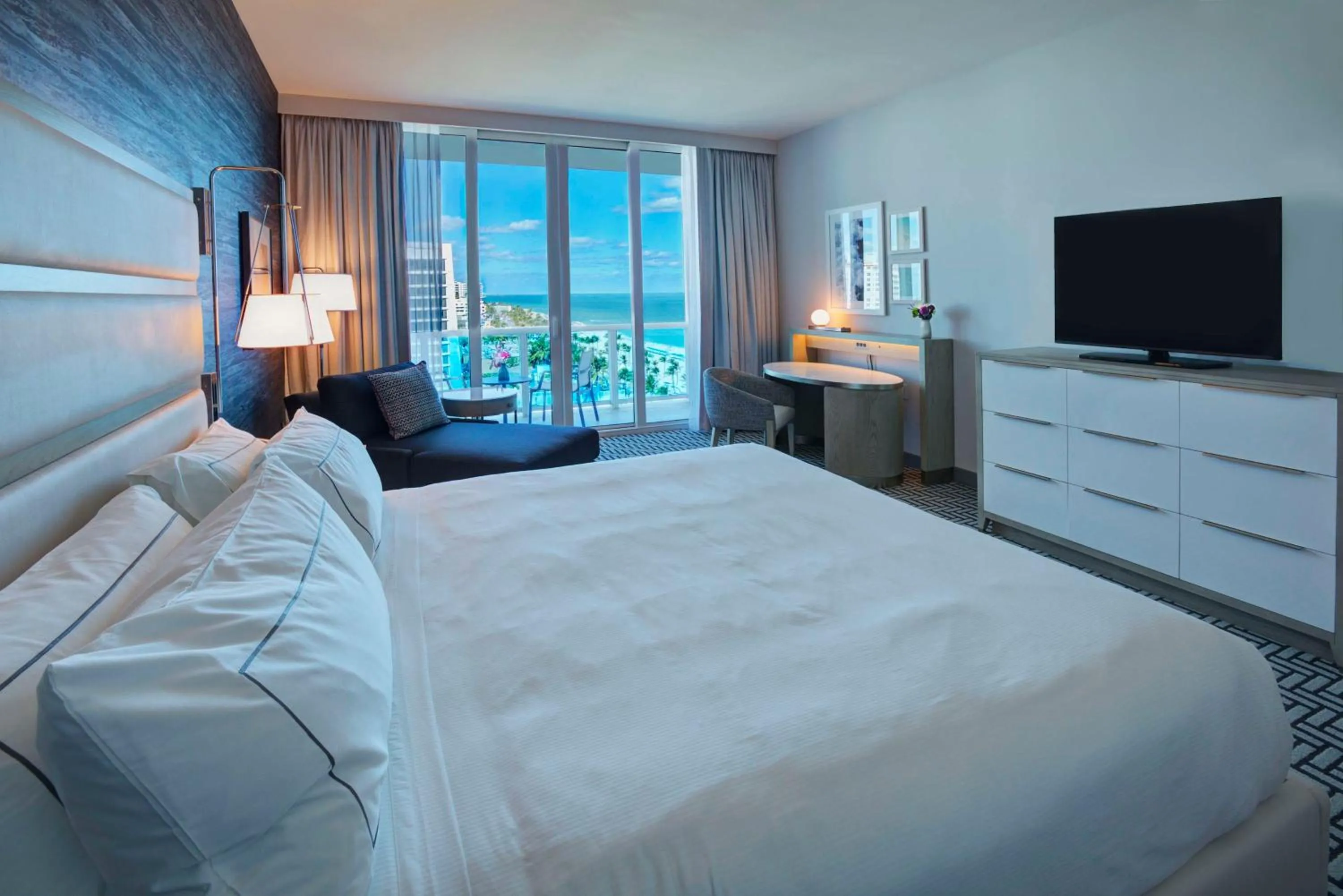 Bed in Hotel Maren Fort Lauderdale Beach, Curio Collection By Hilton