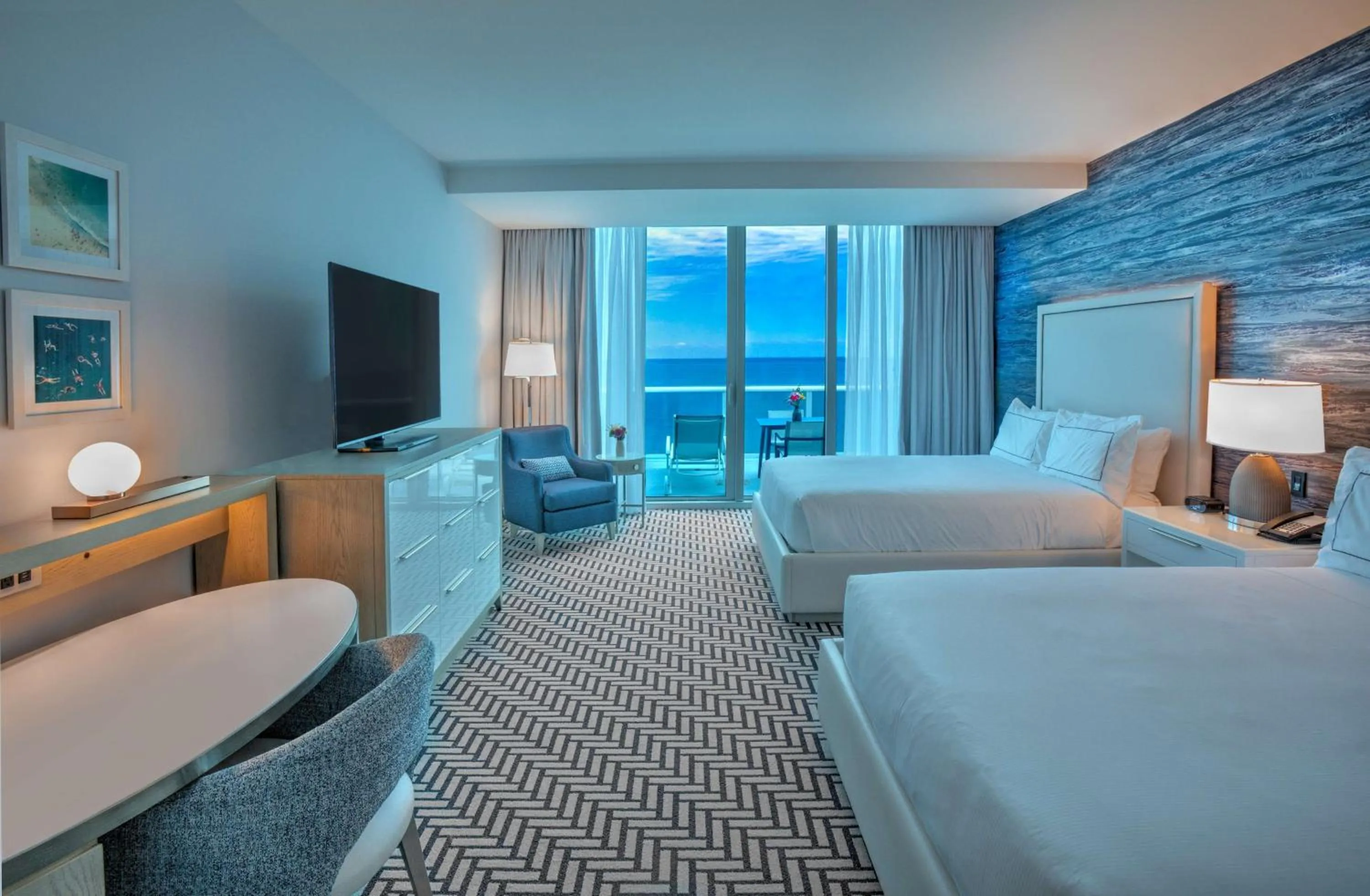 Bedroom, Bed in Hotel Maren Fort Lauderdale Beach, Curio Collection By Hilton