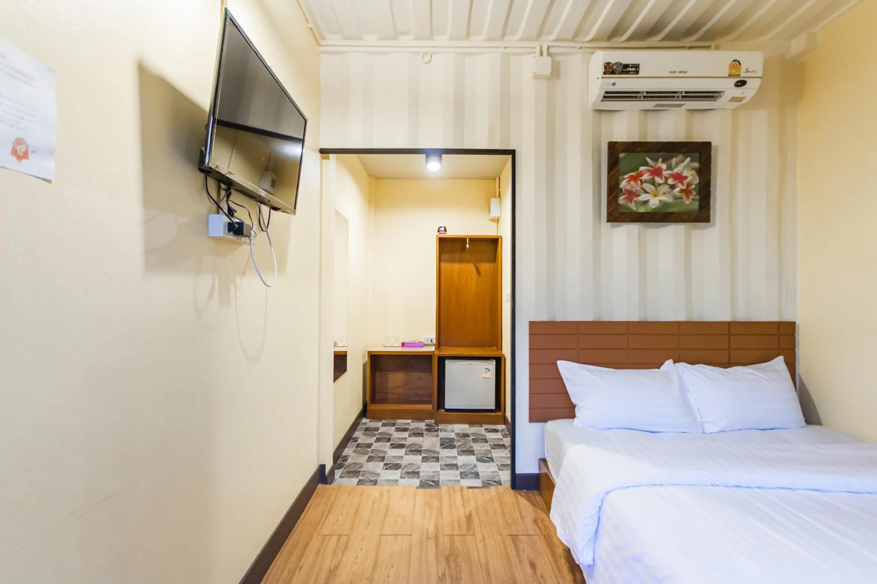 Bed in Tuscany Land Resort Donmuang